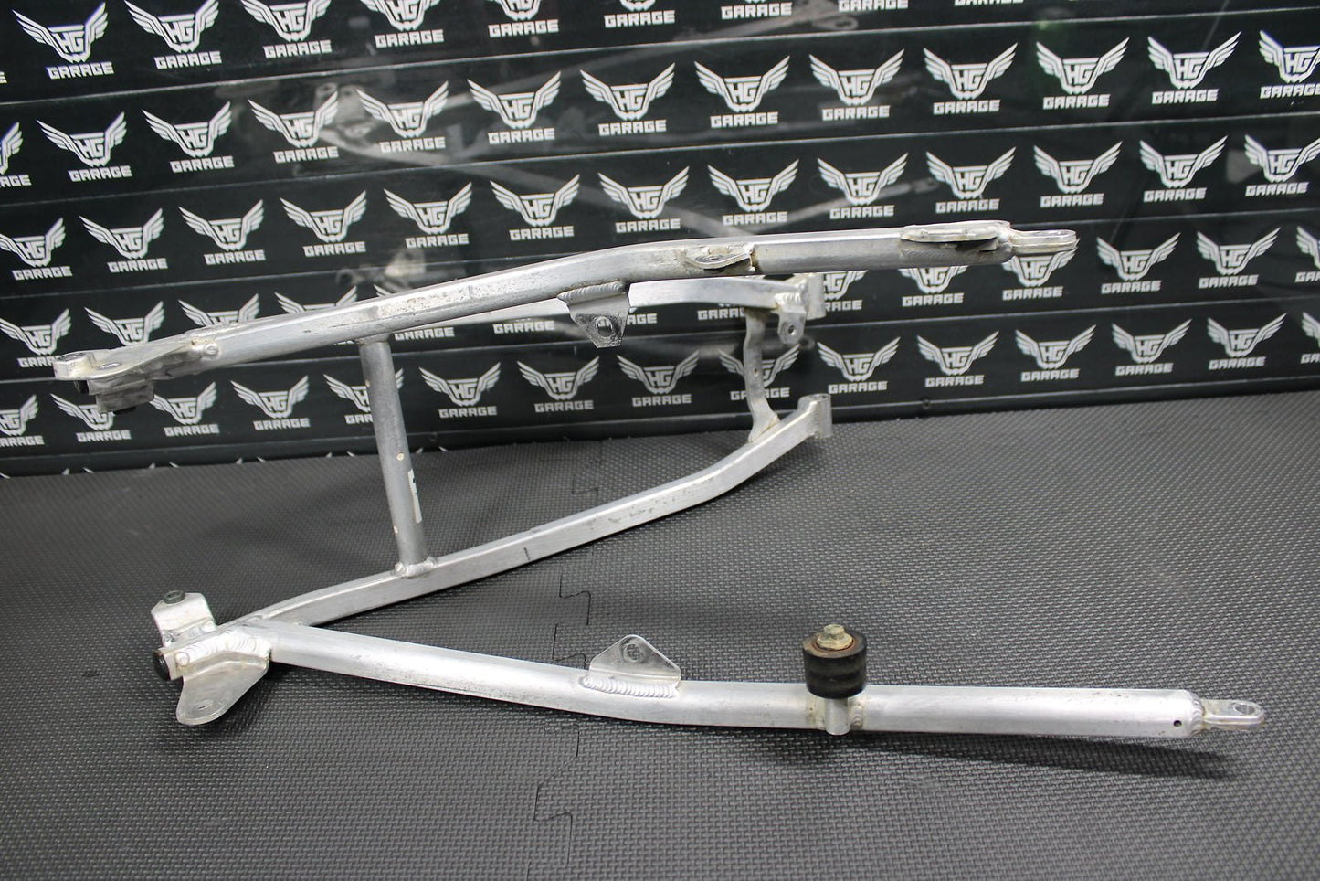 2002 YAMAHA YZ250F OEM REAR BACK SUB FRAME SUBFRAME SEAT RAIL 5SF - 21190 - 00 - 00 - hggarage