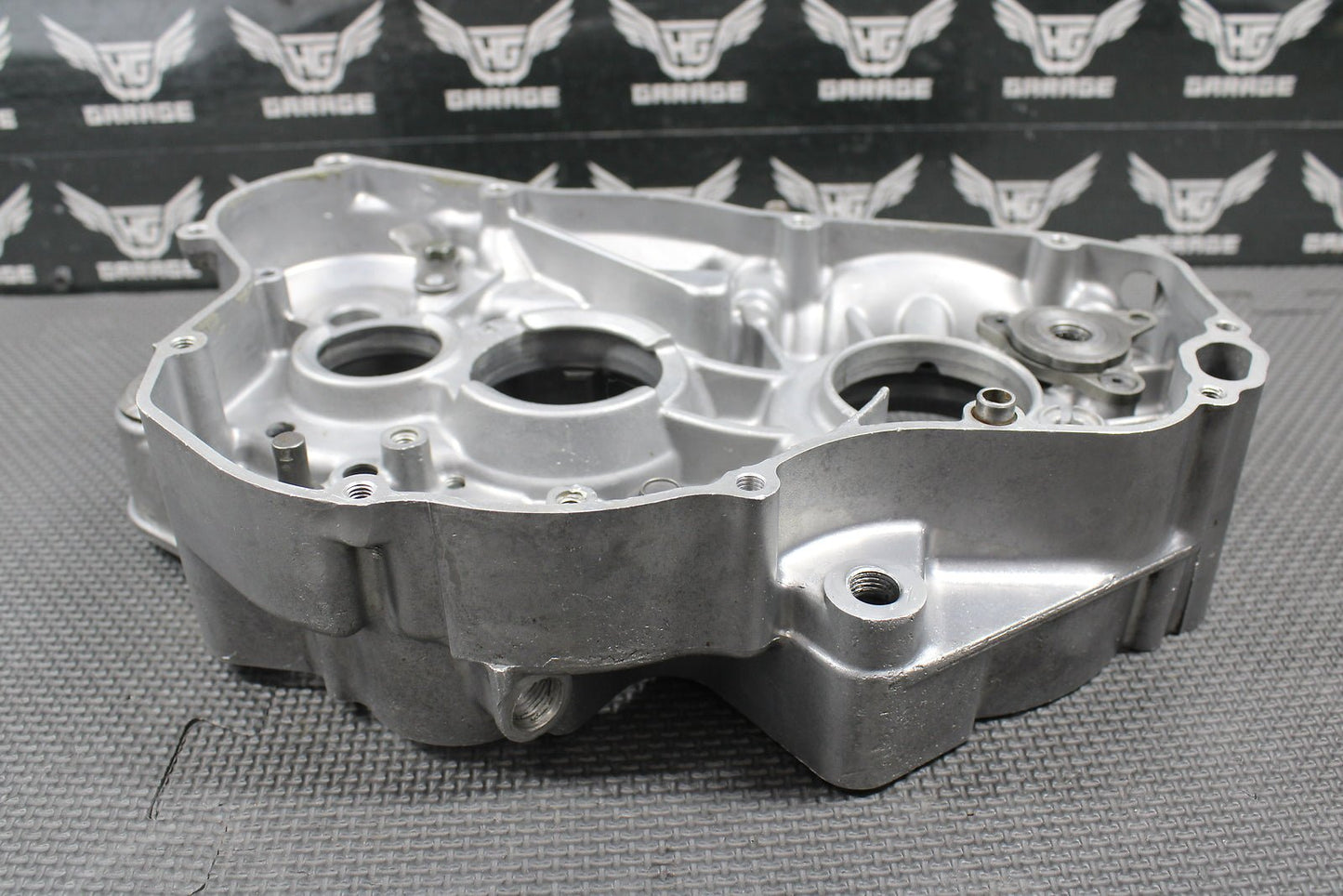 2001 SUZUKI 01 - 02 RM250 OEM RIGHT HALF ENGINE MOTOR CRANKCASE CRANK CASE BLOCK - hggarage