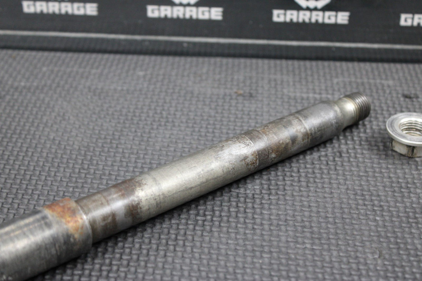 2007 HONDA 04 - 22 CRF450R OEM FRONT WHEEL RIM AXLE PIVOT BOLT 44301 - MEN - 000 - hggarage