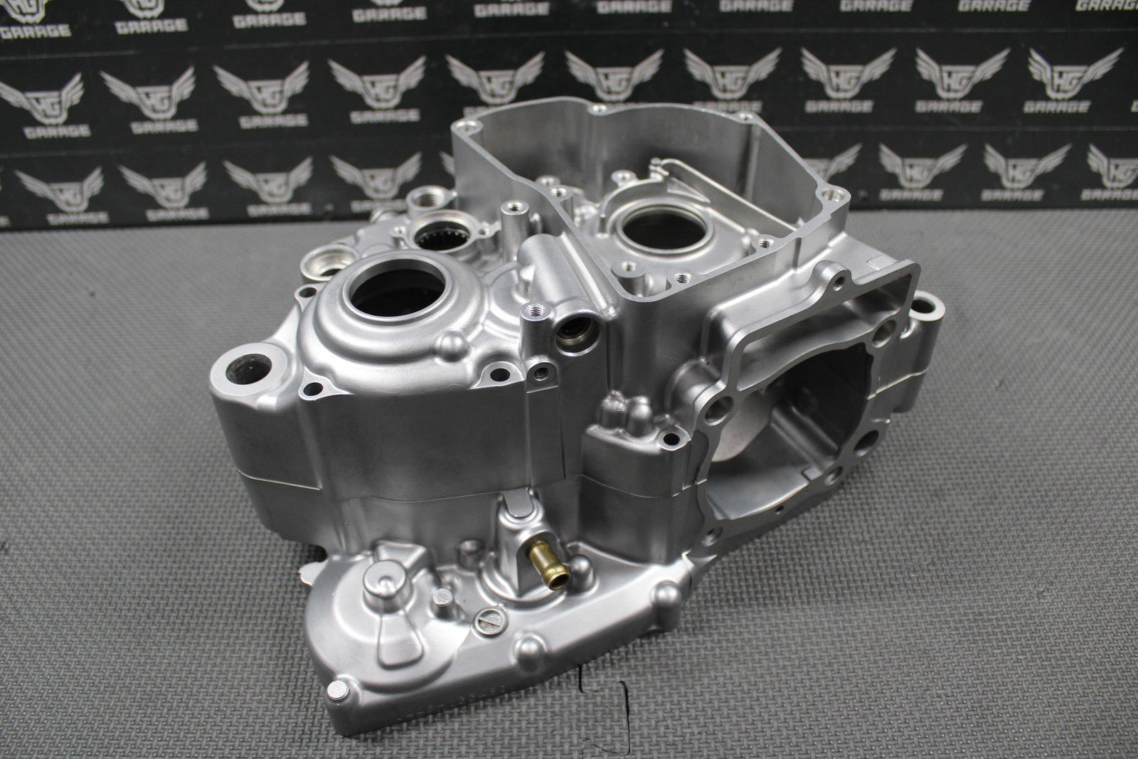 2019 SUZUKI 19 - 25 RMZ250 OEM LEFT RIGHT ENGINE CRANKCASE CRANK CASES BLOCK MINT! - hggarage