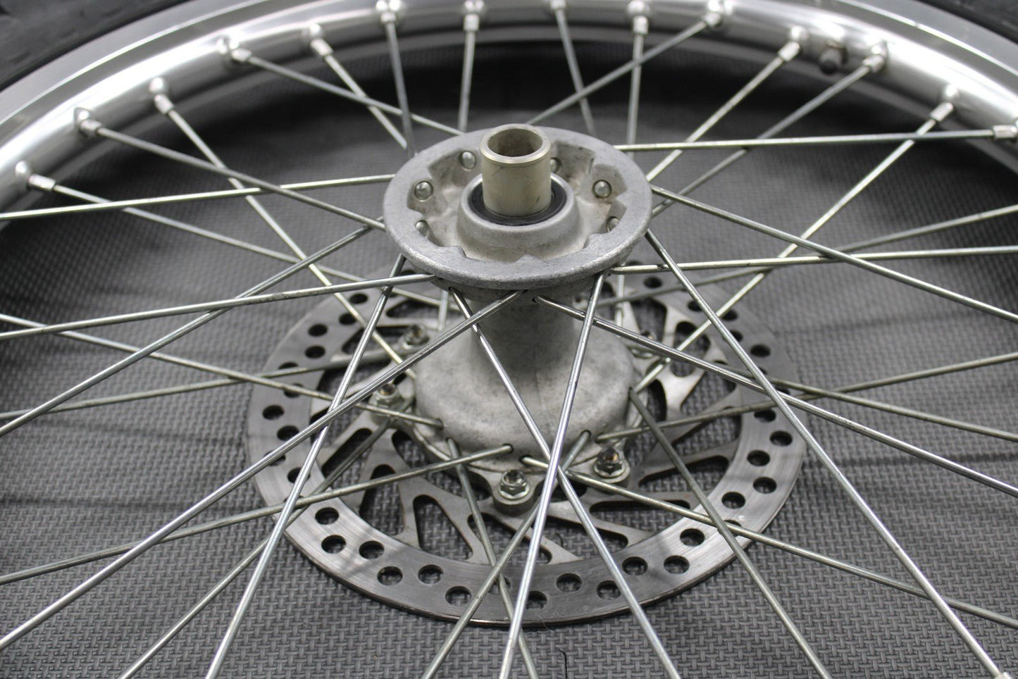 2003 HONDA 01 - 07 CR250R OEM DID FRONT WHEEL RIM HUB ORIGINAL TIRE 21" NICE! - hggarage