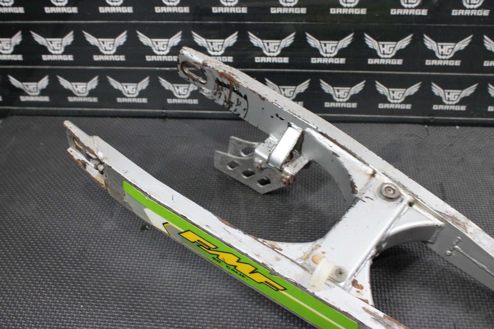 2004 KAWASAKI 02 - 22 KX65 OEM REAR SWINGARM SWING ARM SUSPENSION 3080 - 5132 - hggarage