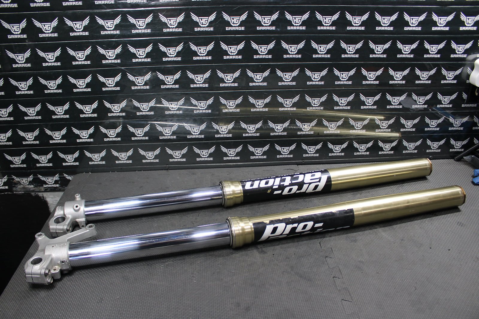 2008 Kawasaki KX250F OEM Right Left Front Suspension Forks Shocks 44071 - 5057 - hggarage