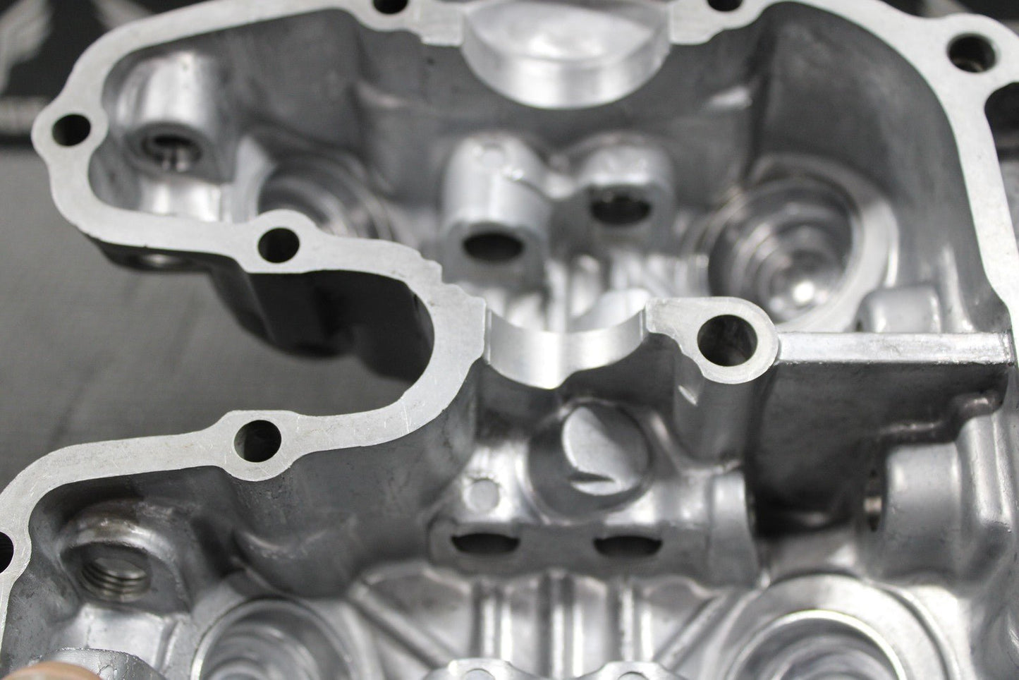 1989 HONDA 88 - 95 XR250R OEM ENGINE CYLINDER HEAD VALVE COVER 12311 - KT1 - 780 NICE! - hggarage