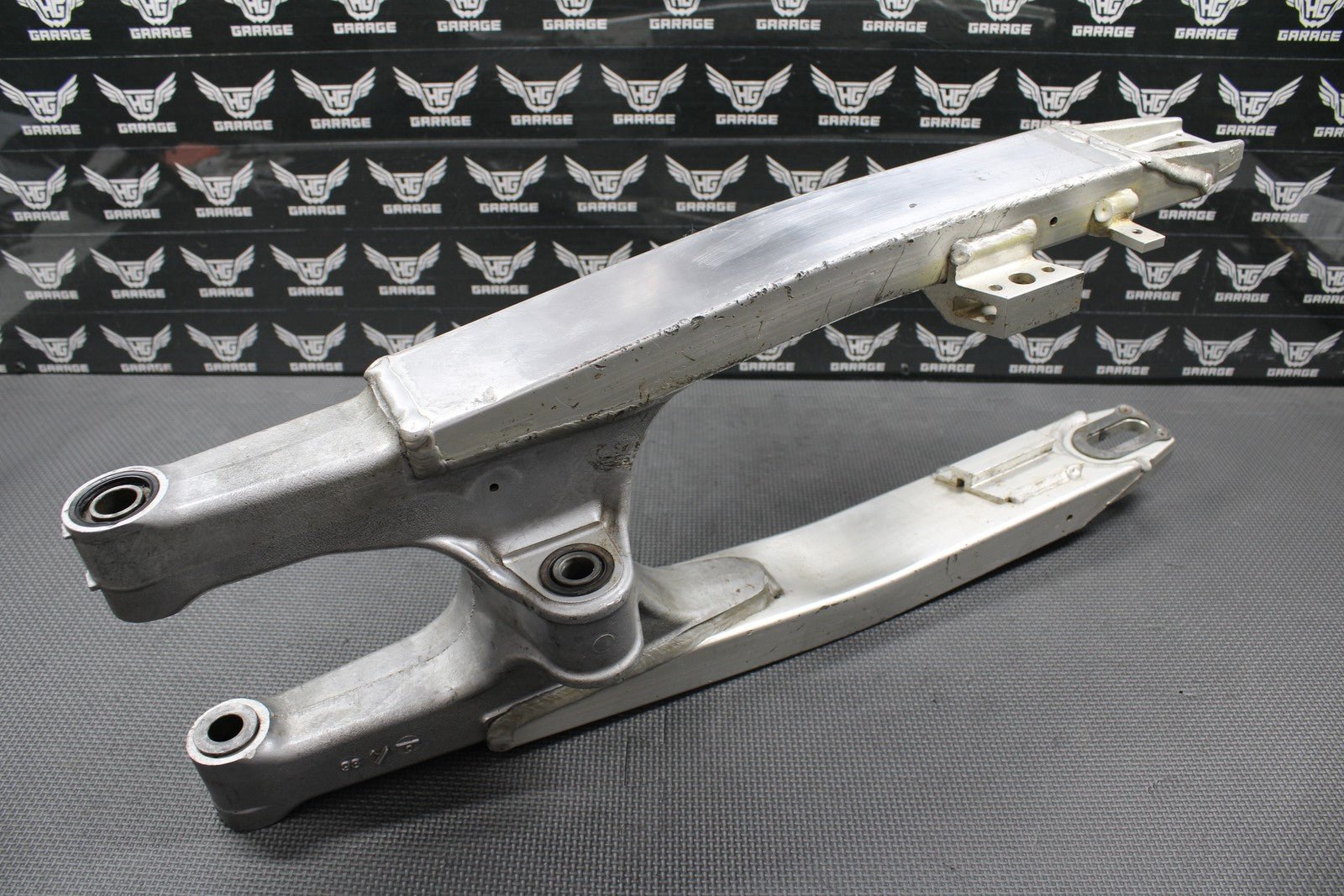 1999 SUZUKI RM125 RM250 MODEL X OEM SWINGARM SWING ARM SUSPENSION 61000 - 37E10 - hggarage