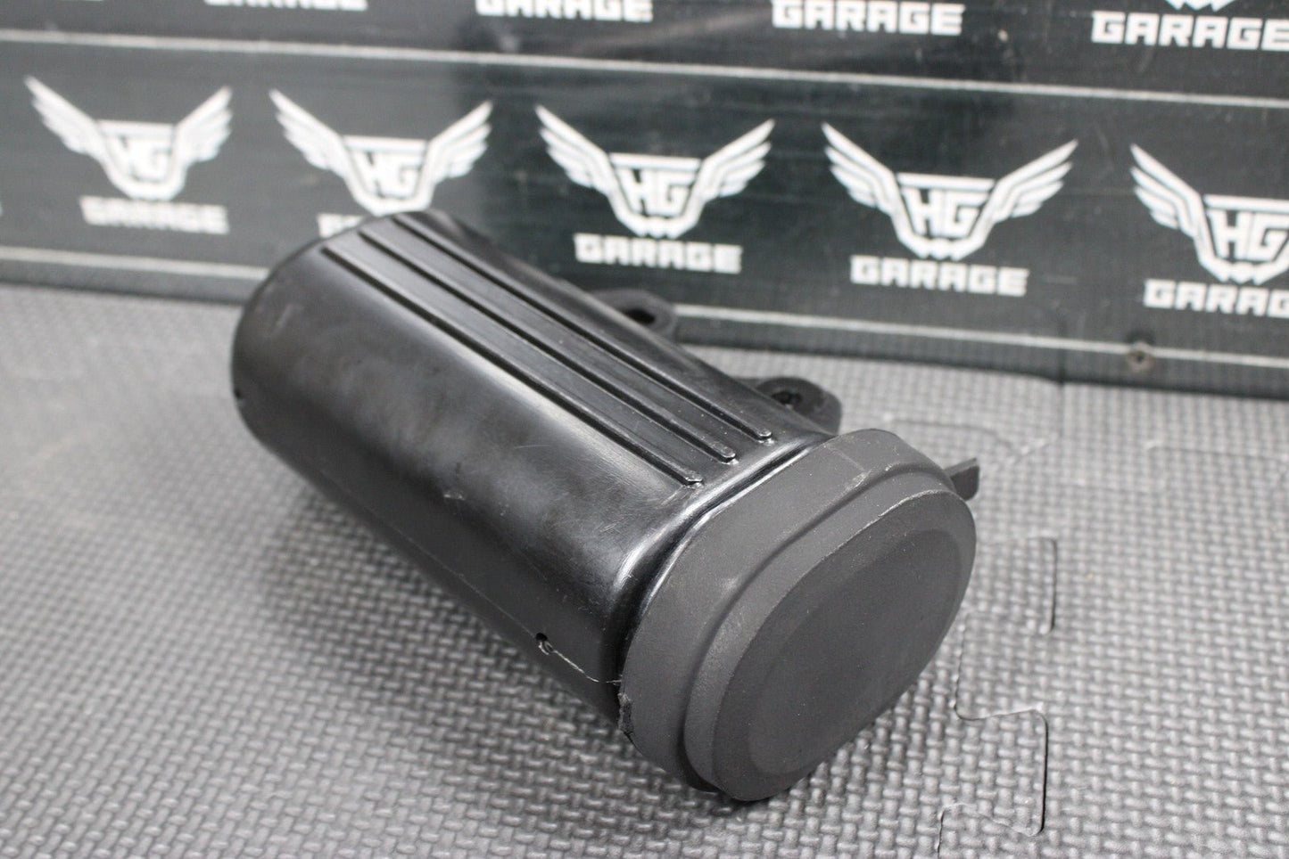 2005 SUZUKI DR200SE OEM FRAME TOOL HOLDER PLASTIC BOX 41551 - 38201 - hggarage