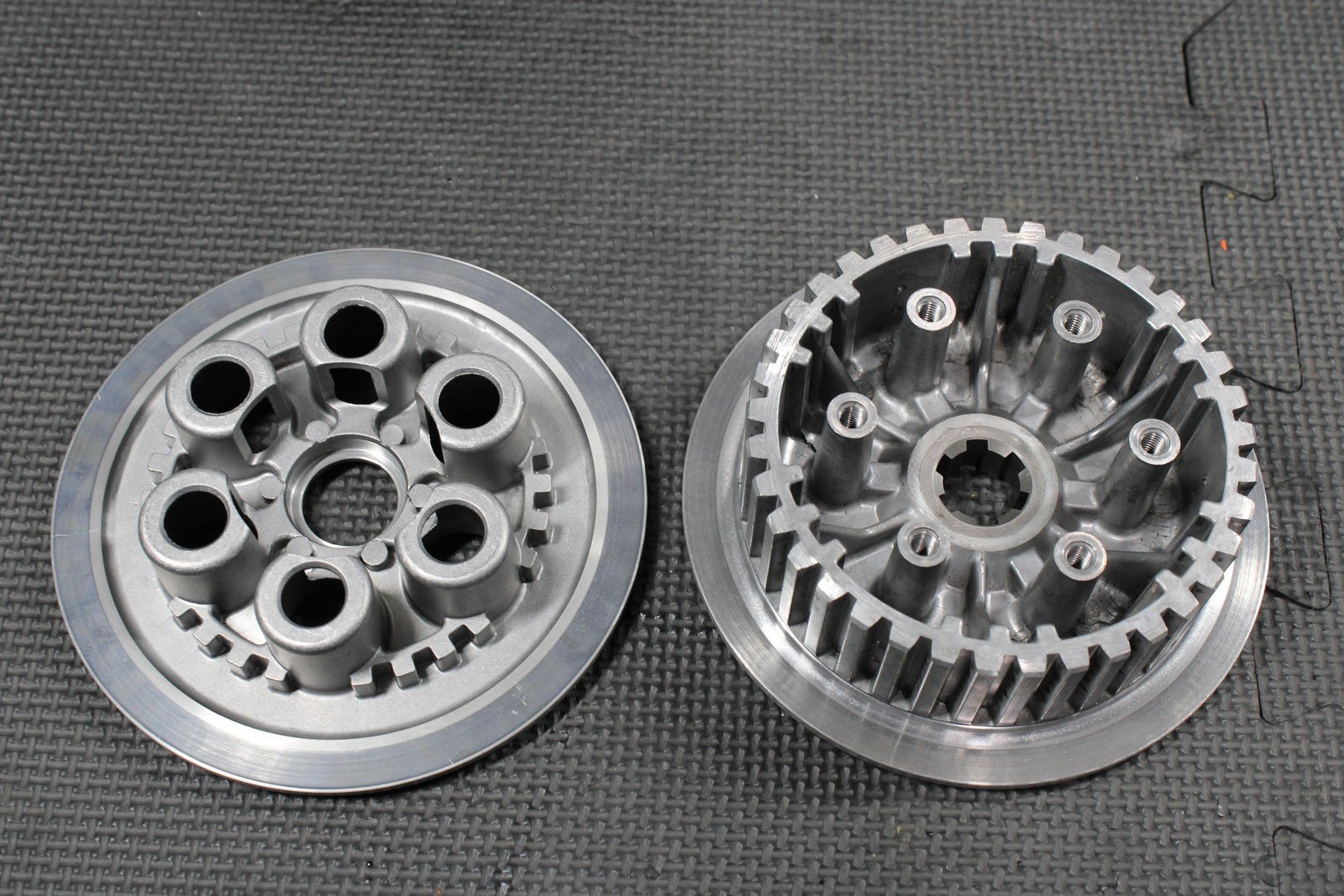 2000 SUZUKI DRZ400 DRZ400E OEM COMPLETE CLUTCH W PLATES BASKET HUB GOOD! - hggarage