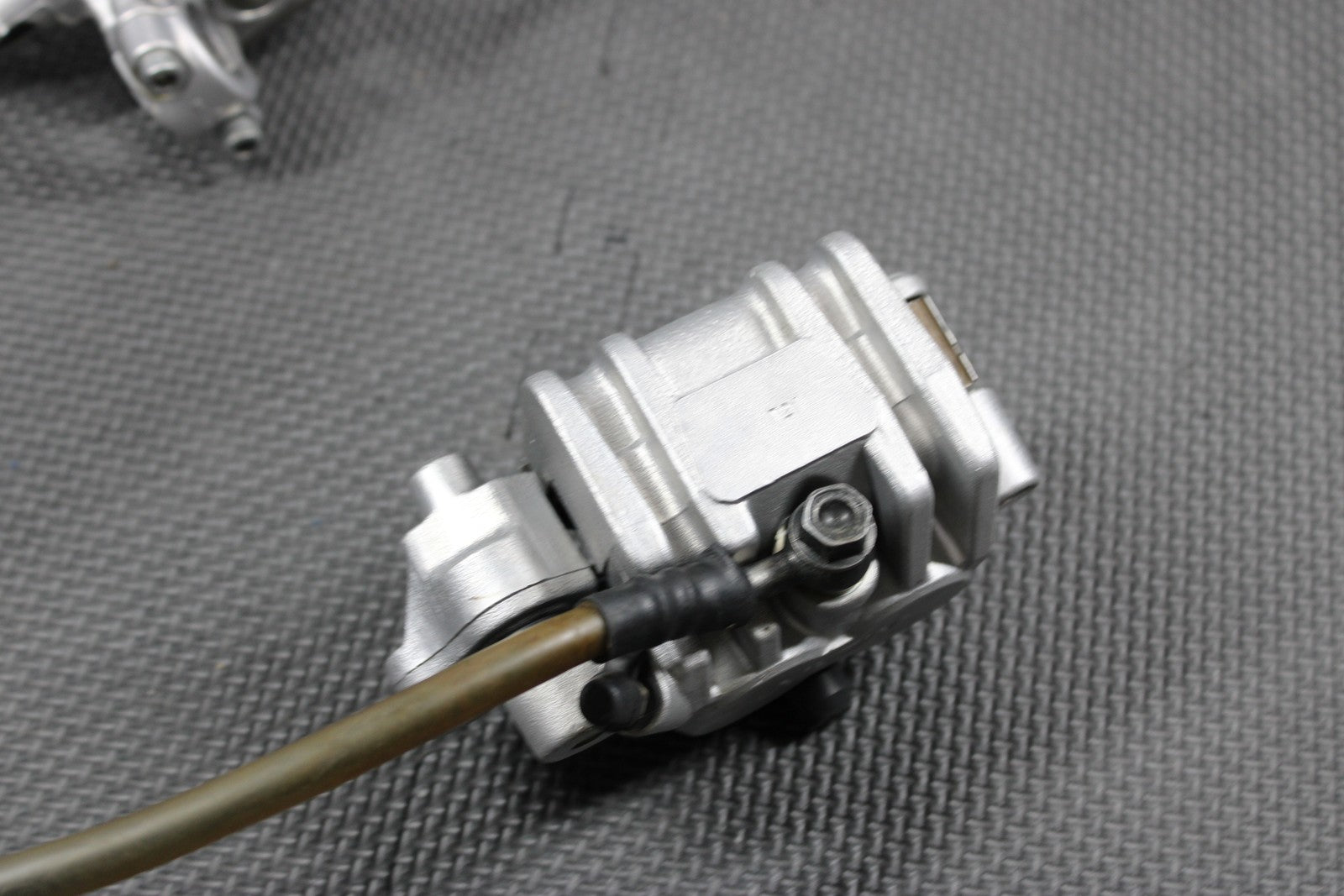 1998 HONDA 96 - 99 CR125R CR250R OEM NISSIN FRONT BRAKE CALIPER MASTER CYLINDER - hggarage