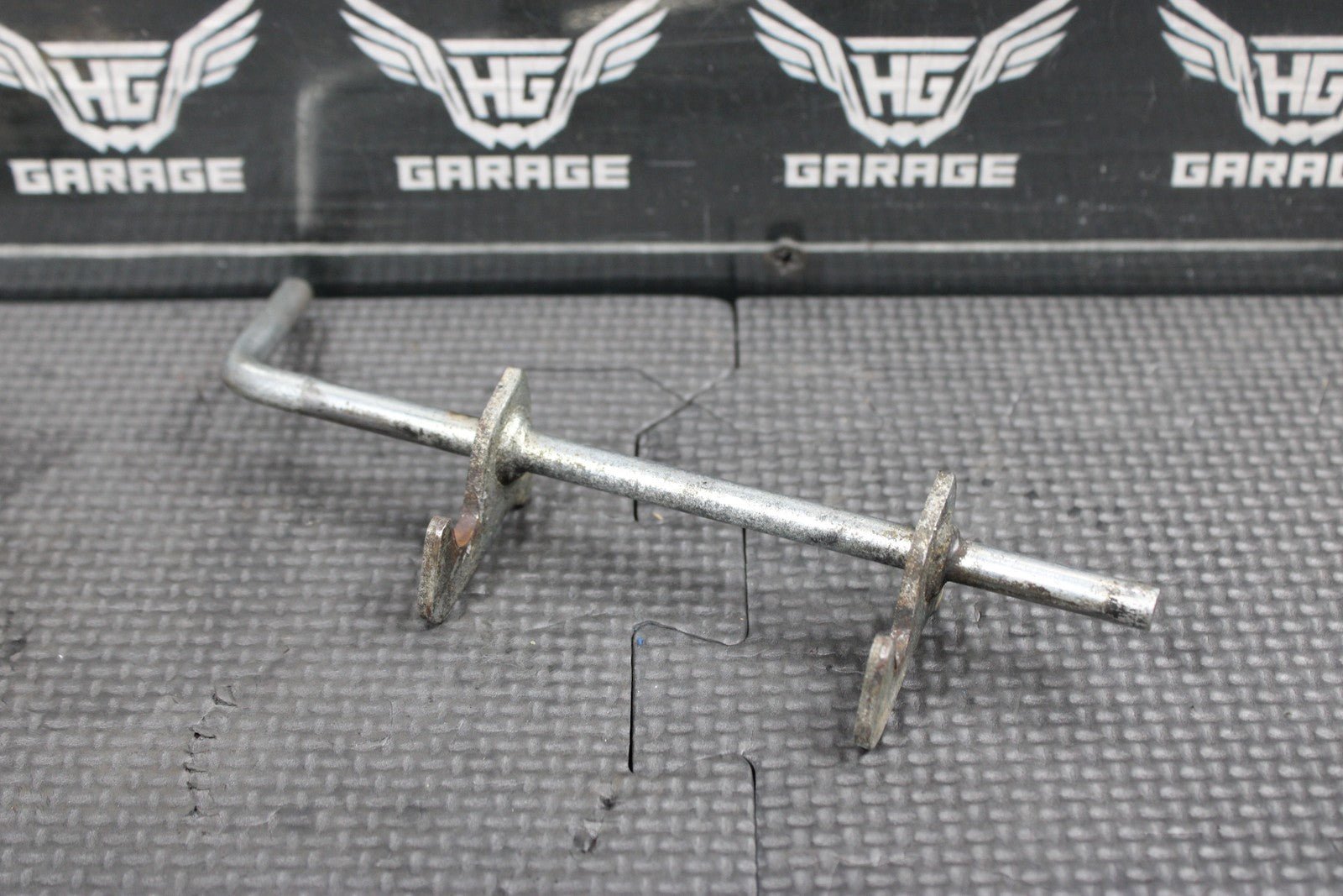 1997 YAMAHA 92 - 00 RT100 OEM SEAT SADDLE LATCH BRACKETLEVER 3UL - 24775 - 00 - 00 - hggarage