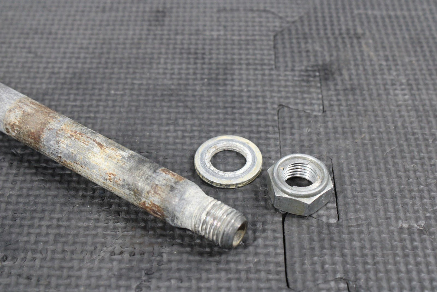 2018 HONDA0 04 - 22 CRF250R OEM REAR BACK SWINGARM BOLT SUSPENSION PIVOT AXLE 521 - hggarage