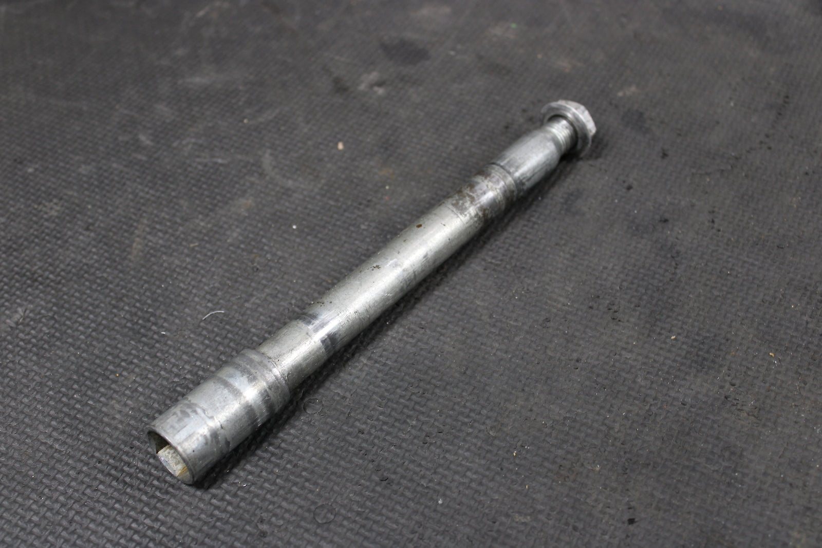 2007 YAMAHA YZ450F OEM FRONT REAR AXLE BACK WHEEL RIM SWINGARM PIVOT BOLT AXLES - hggarage