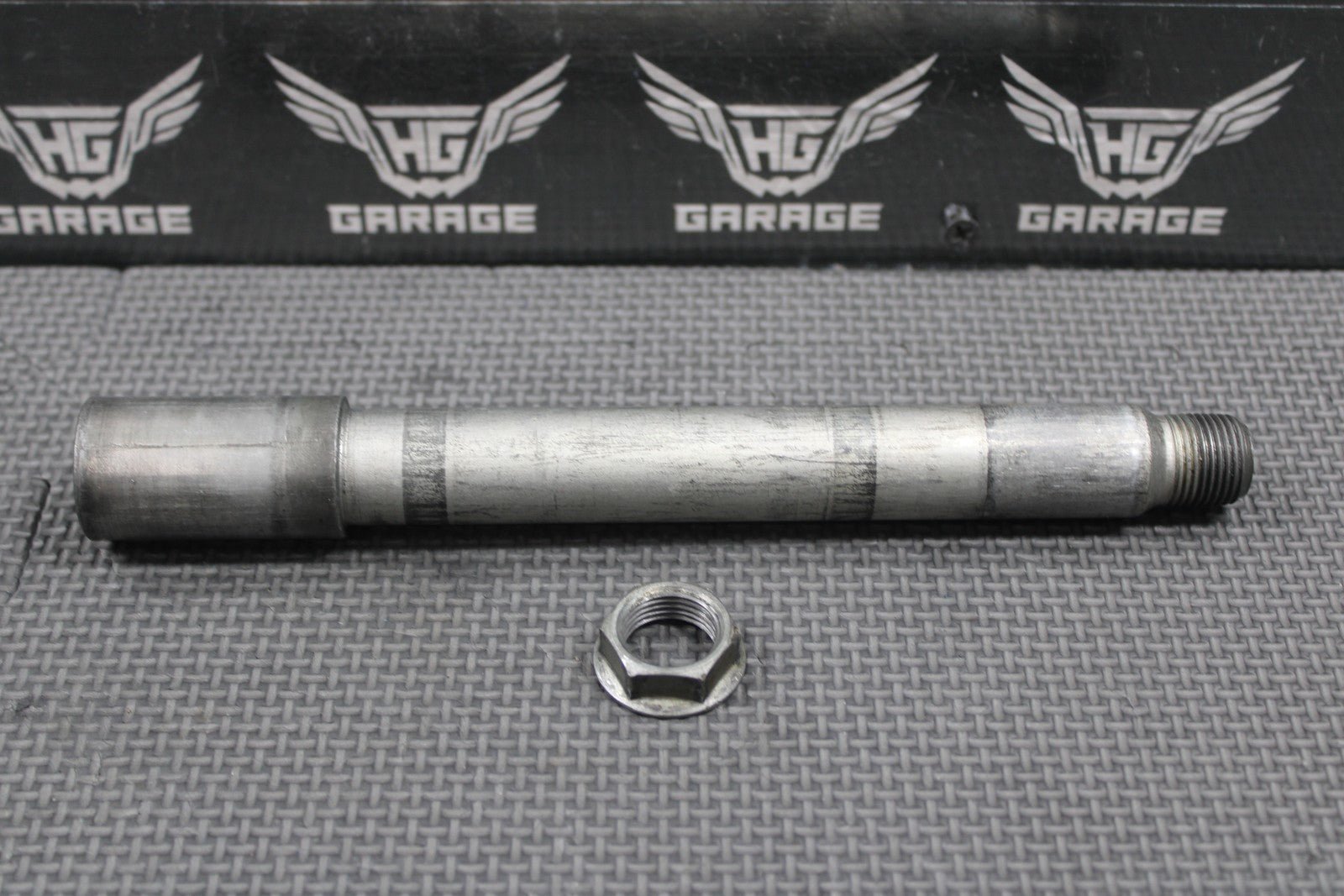 2020 YAMAHA YZ250F OEM FRONT WHEEL RIM AXLE PIVOT BOLT SHAFT 1SL - 25181 - 00 - 00 - hggarage