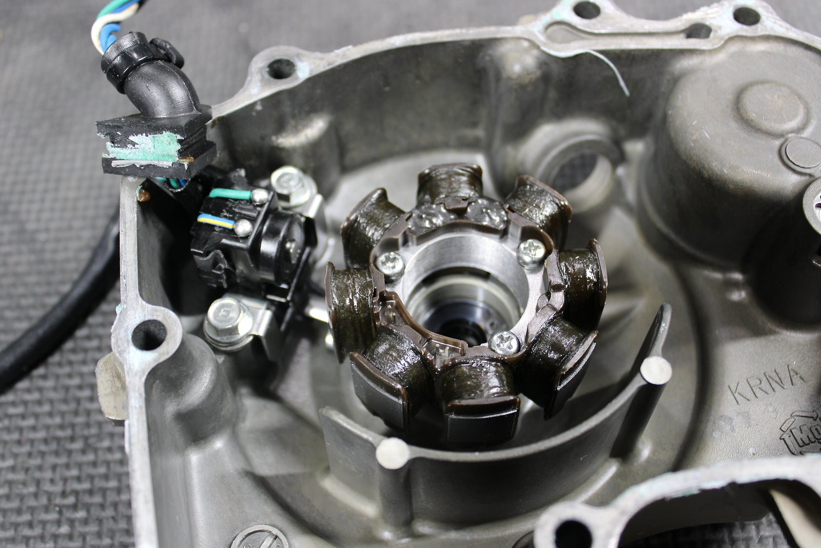 2006 HONDA CRF250R OEM STATOR MAGNETO ROTOR FLYWHEEL 31110 - KRN - 670 31120 - KRN - 670 - hggarage