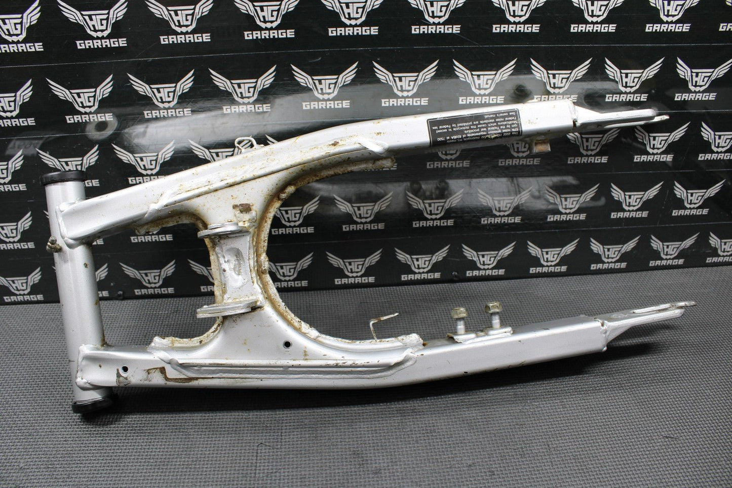 2002 00 - 02 HONDA XR200R OEM SWINGARM SWING ARM SUSPENSION 52200 - KT0 - A30ZA - hggarage