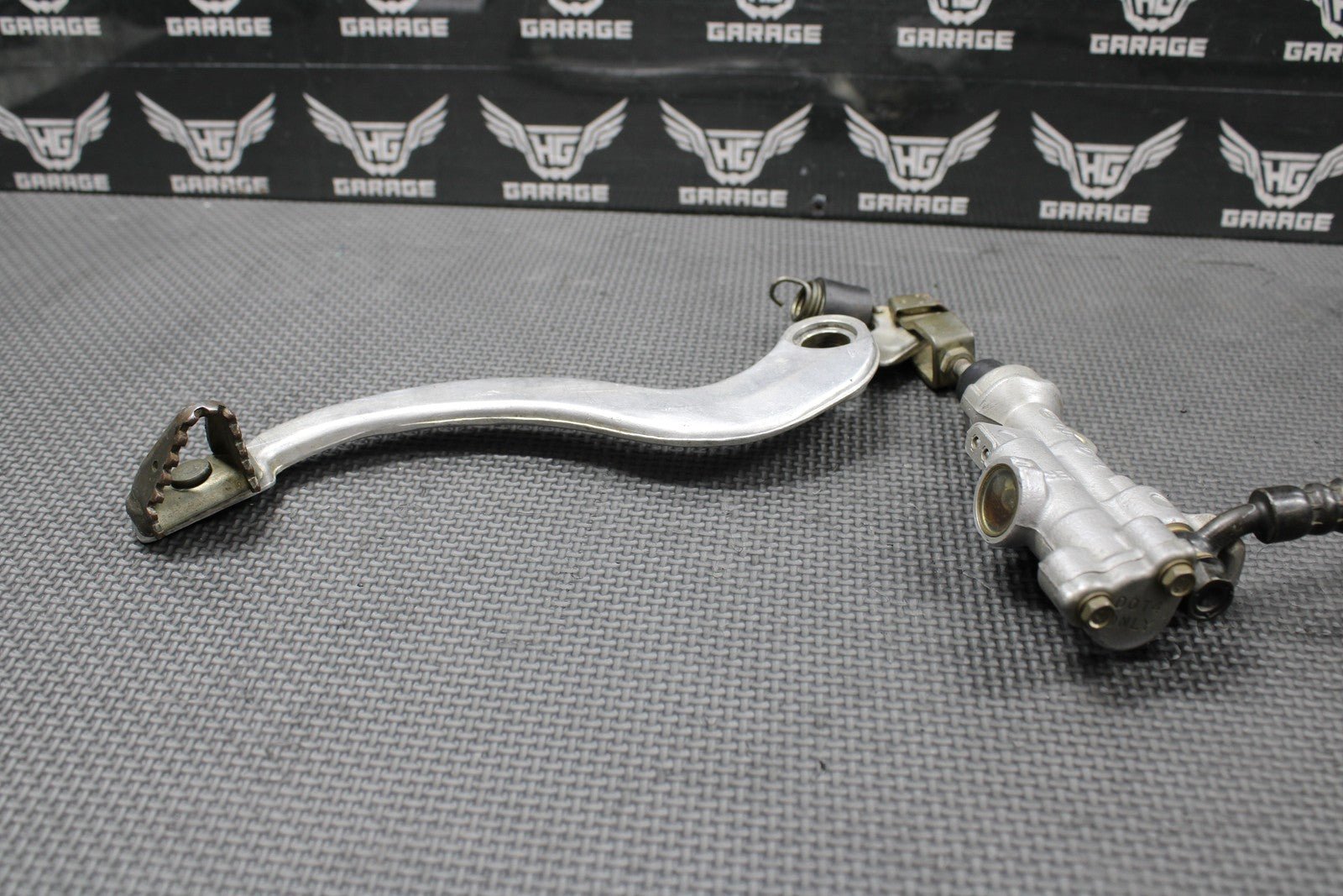 2005 HONDA 05 - 07 CRF450R OEM REAR BACK BRAKE CALIPER MASTER CYLINDER LEVER ASSY - hggarage