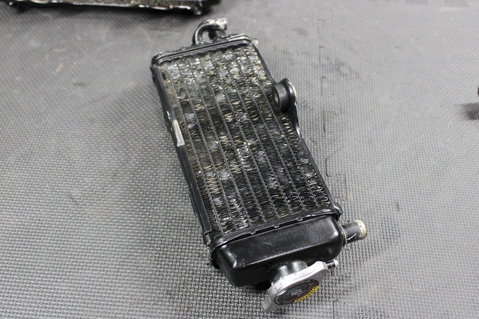 1999 YAMAHA YZ125 OEM ENGINE MOTOR COOLING COOLER RADIATOR 4SS - 1240A - 10 - 00 - hggarage