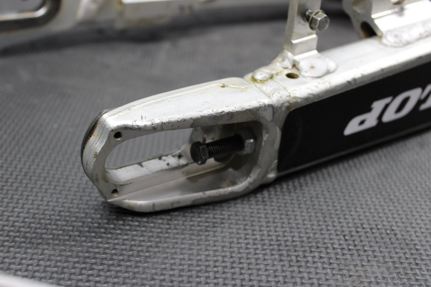 2003 Yamaha YZ125 OEM Swingarm Swing Arm Suspension 5UN - 22110 - 00 - 00 - hggarage