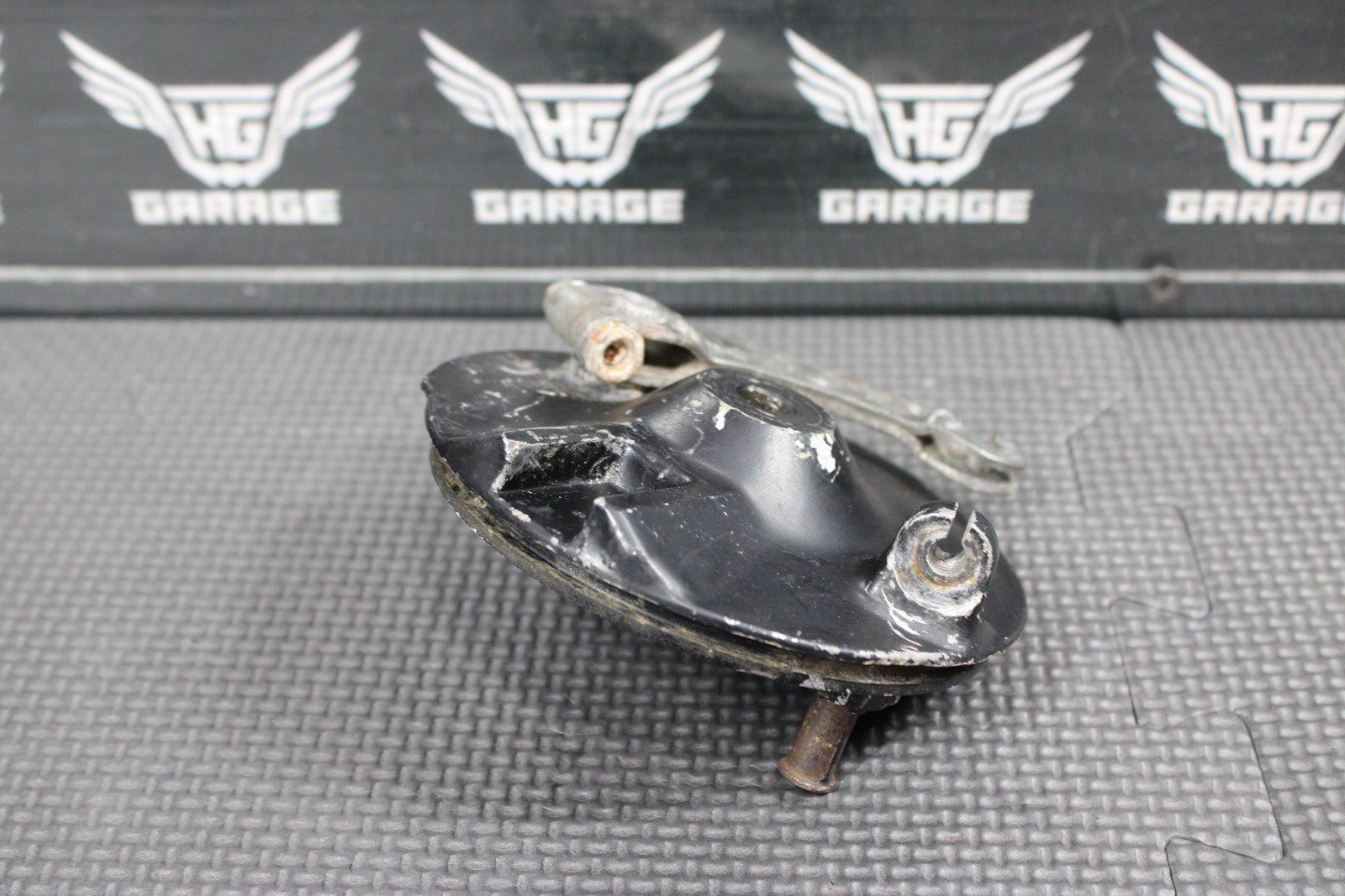 1985 YAMAHA PW80 OEM FRONT BRAKE DRUM ASSEMBLY 1YT - 25351 - 00 - 00 - hggarage