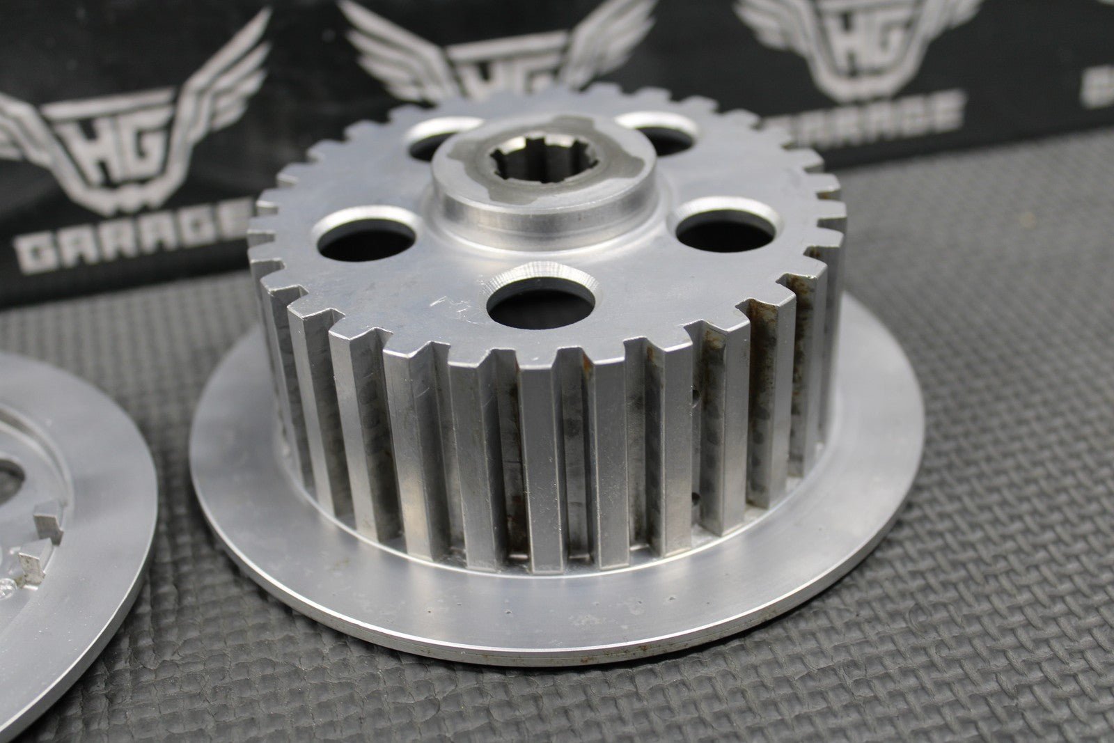 1992 KAWASAKI KX125 OEM CLUTCH BASKET CENTER HUB PRESSURE PLATE 13095 - 1265 - hggarage
