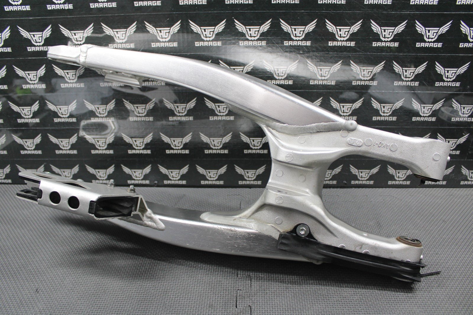 2019 SUZUKI 19 - 21 RMZ250 OEM SWINGARM SWING ARM SUSPENSION 61000 - 46K00 GOOD! - hggarage