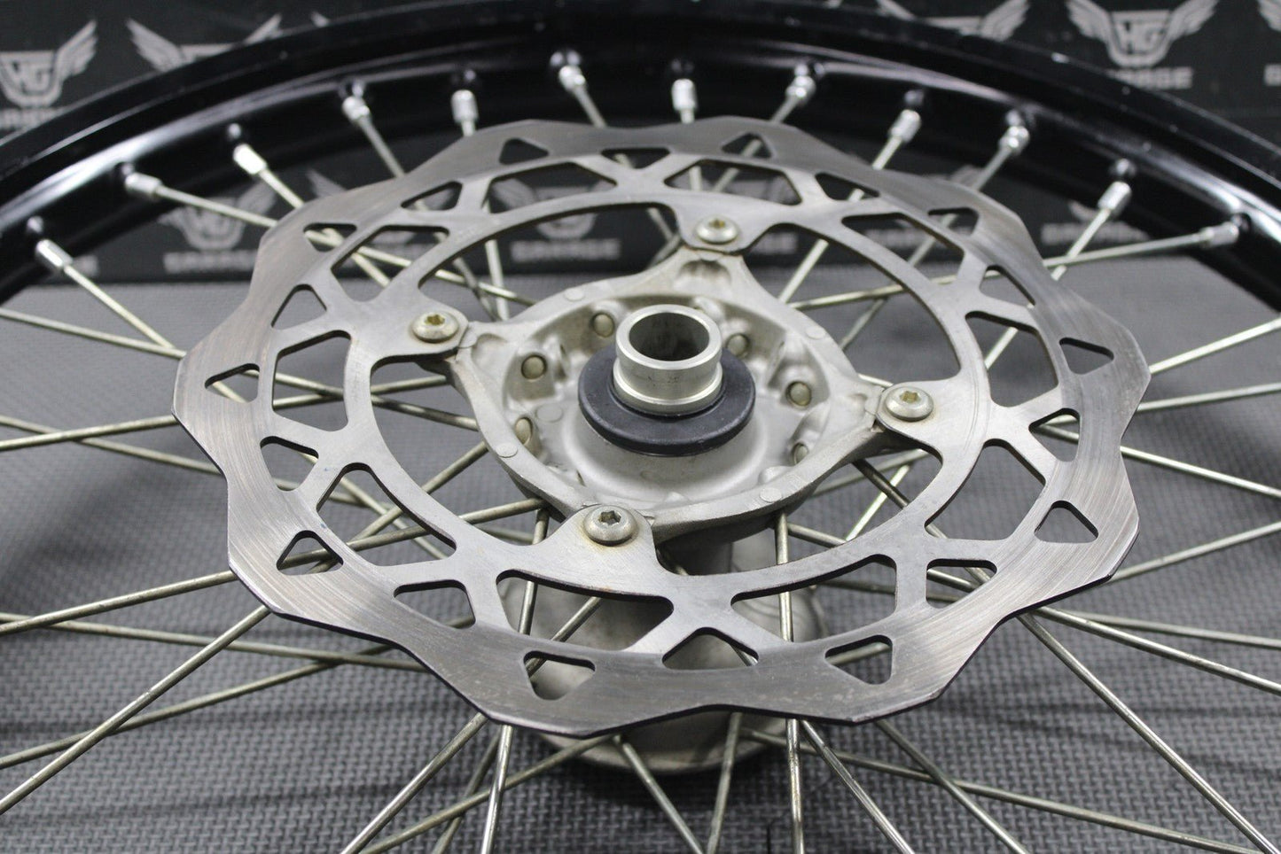 2020 SUZUKI RMZ250 RMZ450 OEM BLACK FRONT WHEEL RIM HUB ROTOR 54100 - 37K00 GOOD! - hggarage