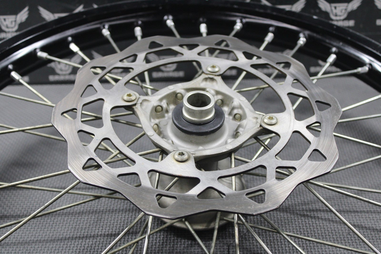 2020 SUZUKI RMZ250 RMZ450 OEM BLACK FRONT WHEEL RIM HUB ROTOR 54100 - 37K00 GOOD! - hggarage