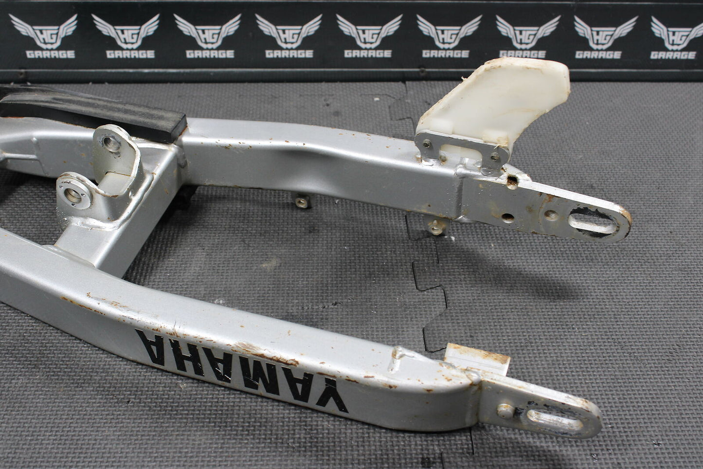 2003 YAMAHA TTR125 TTR125E SMALL WHEEL OEM SWINGARM SWING ARM SUSPENSION ARM