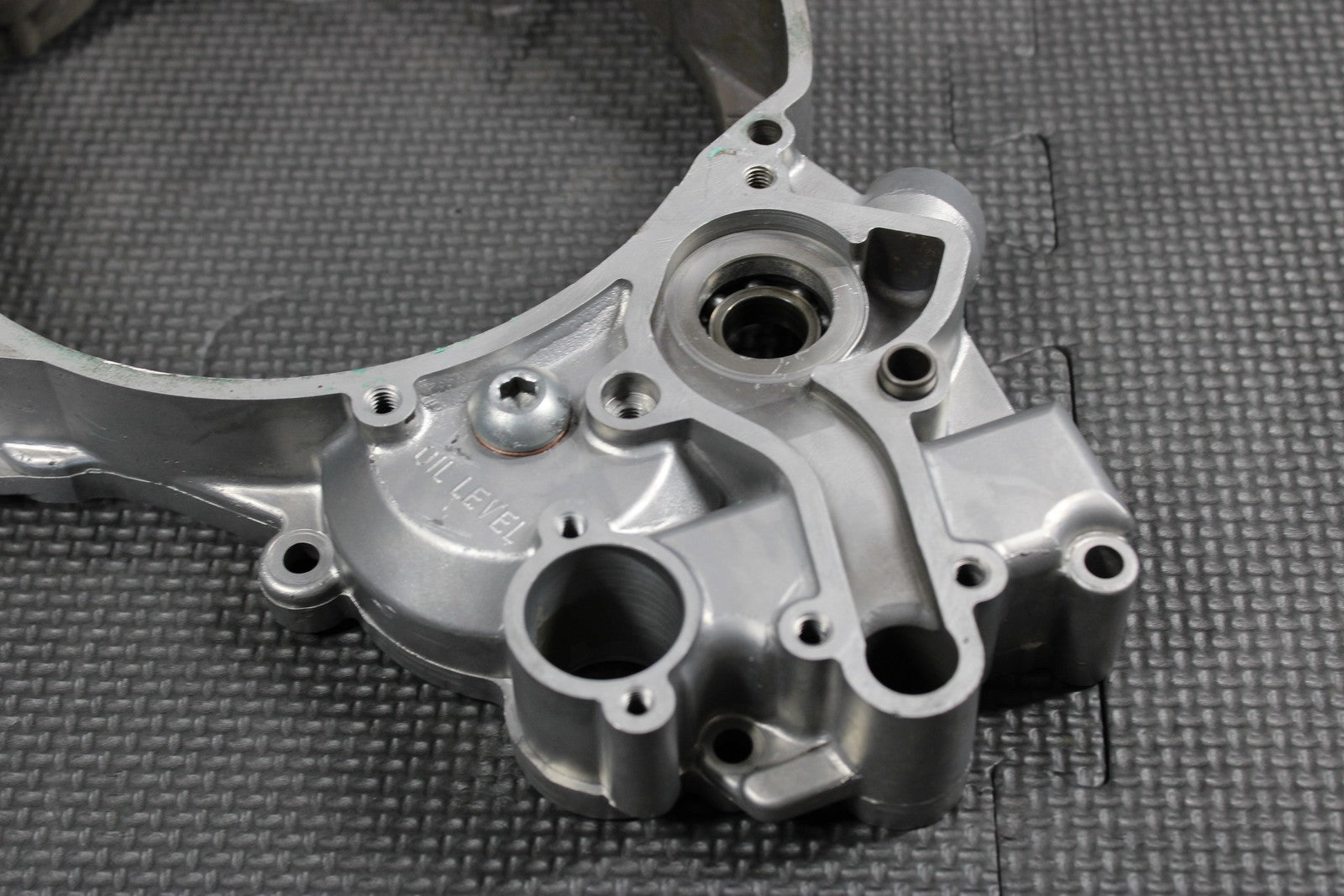 2000 KTM 250 300 EXC OEM RIGHT SIDE ENGINE MOTOR INNER CLUTCH COVER 54630001300 - hggarage