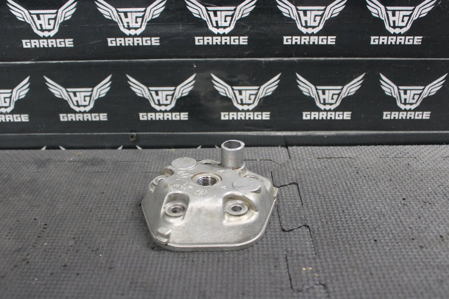 2003 KTM 65 ENGINE MOTOR CYLINDER HEAD COVER DOME CHAMBER 46030006700 - hggarage
