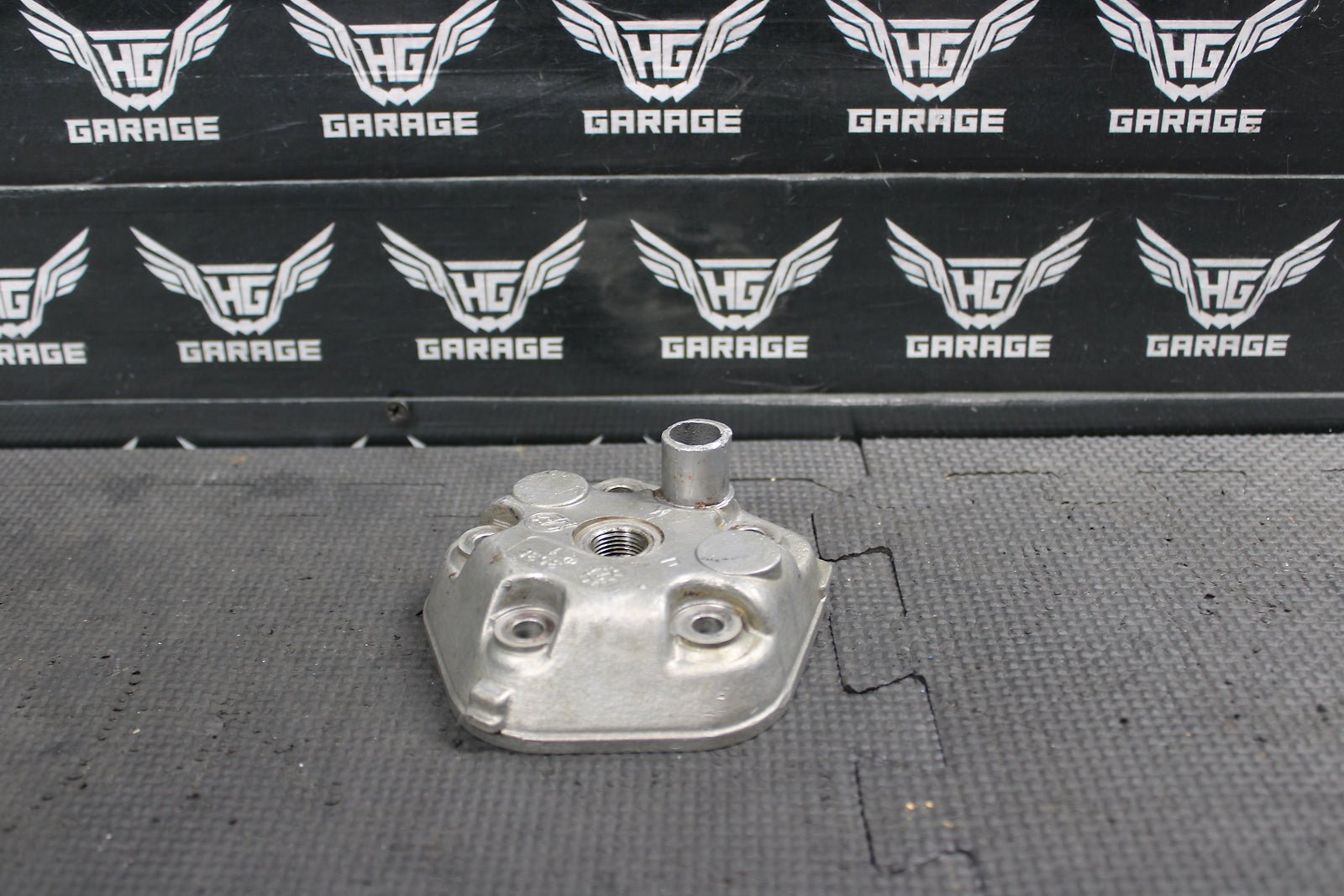 2003 KTM 65 ENGINE MOTOR CYLINDER HEAD COVER DOME CHAMBER 46030006700 - hggarage