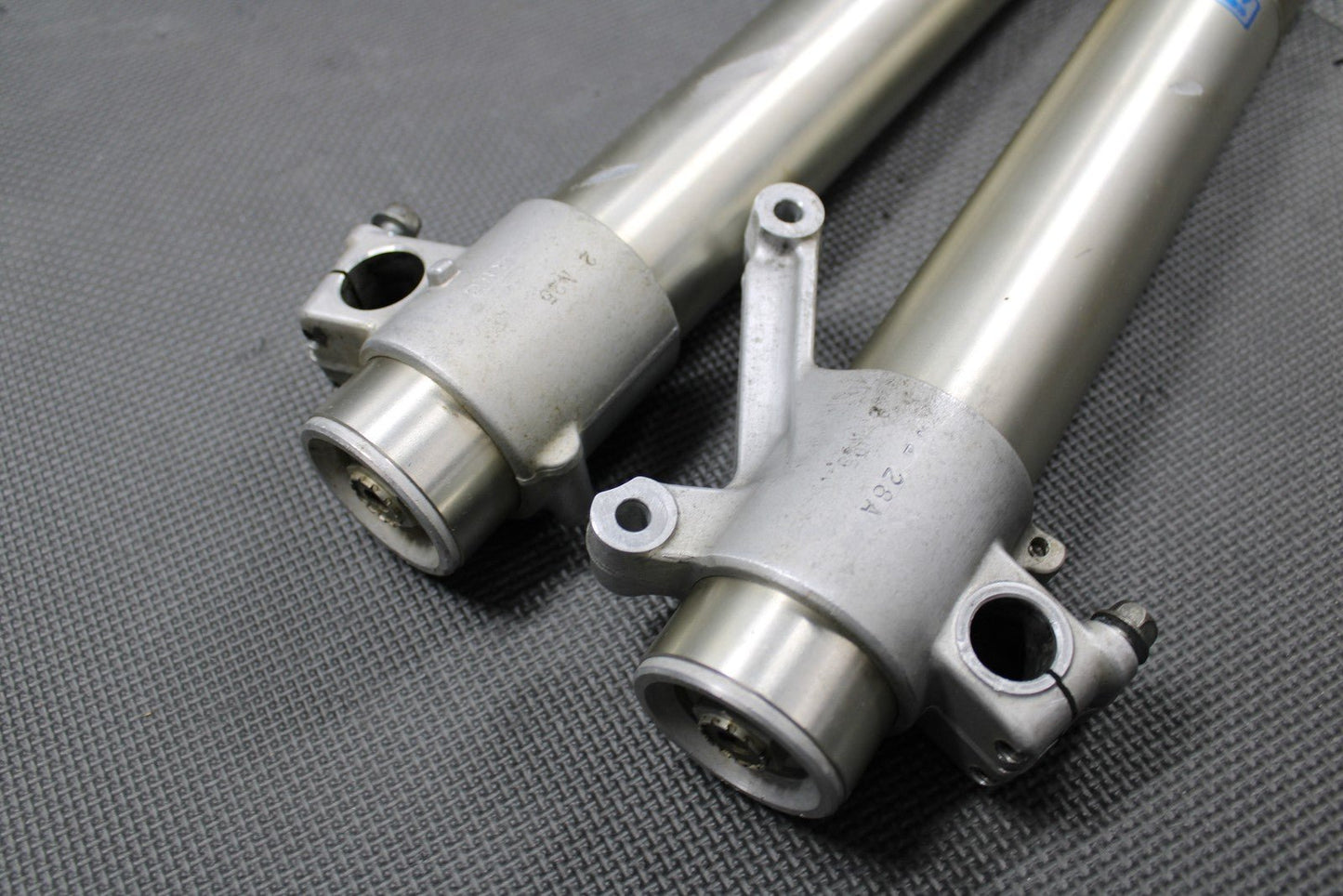 2003 KAWASAKI KLX400SR OEM SHOWA RIGHT LEFT FRONT SUSPENSION FORKS SHOCKS GOOD! - hggarage
