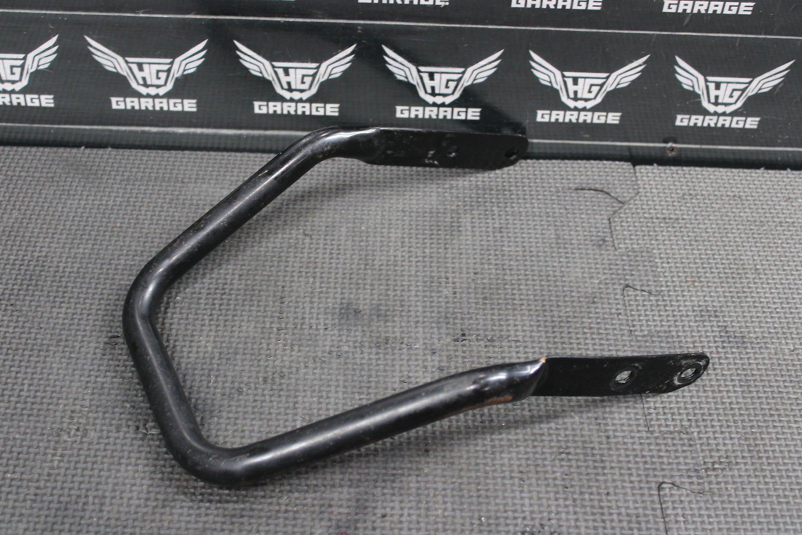 2000 Yamaha 00 - 07 TTR90 TTR90E OEM Rear Handle Standing Grab Bar 5HN - 2127A - 00 - 00 - hggarage