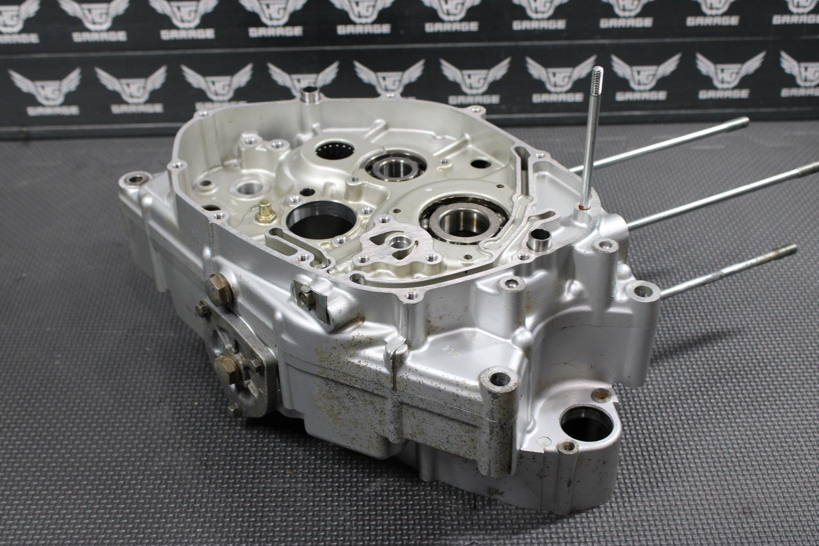 2005 SUZUKI DR200SE K5 OEM LEFT RIGHT ENGINE MOTOR CRANKCASE CRANK CASES BLOCK - hggarage