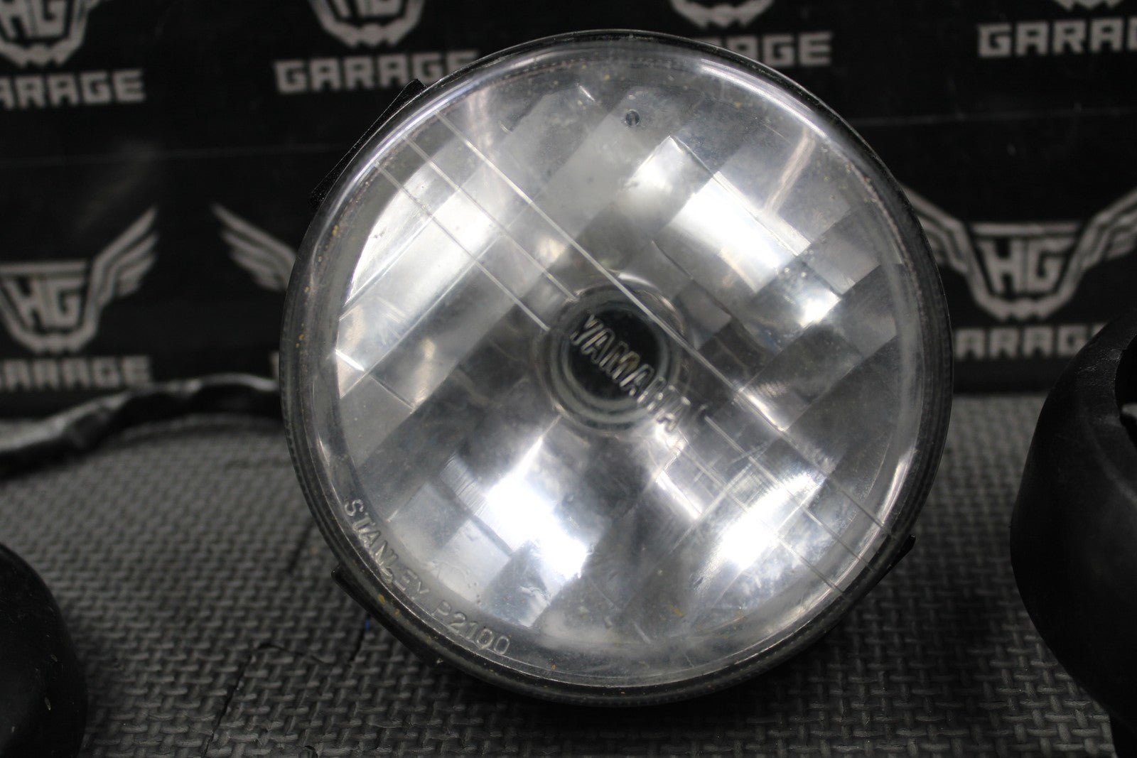 2001 YAMAHA BANSHEE YFZ350 OEM FRONT HEAD LIGHT LAMP HEADLIGHT HOUSING PARTS - hggarage