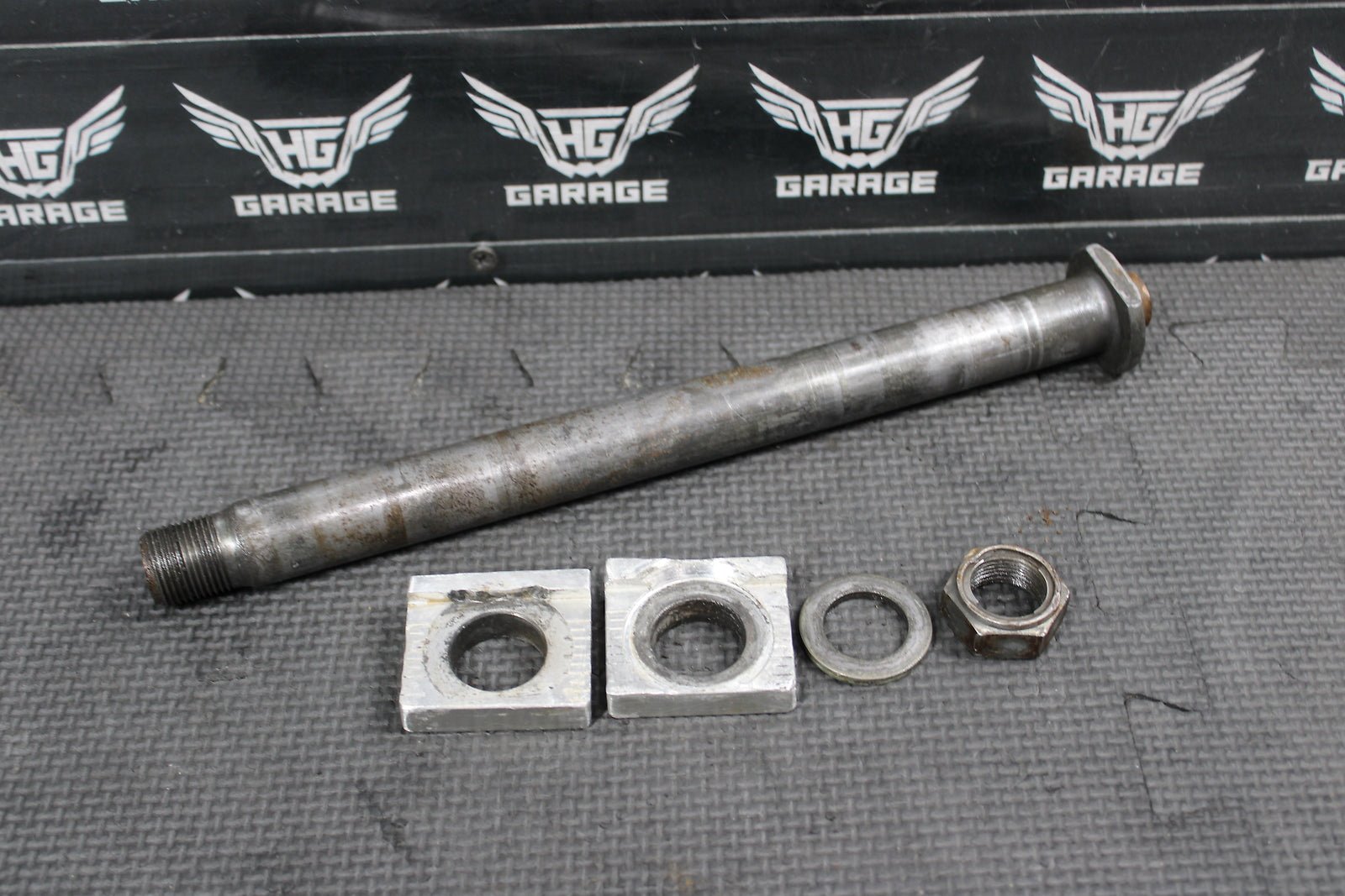 2000 YAMAHA YZ426F OEM REAR AXLE BACK WHEEL RIM PIVOT BOLT AXEL 5ET - 25381 - 00 - 00 - hggarage