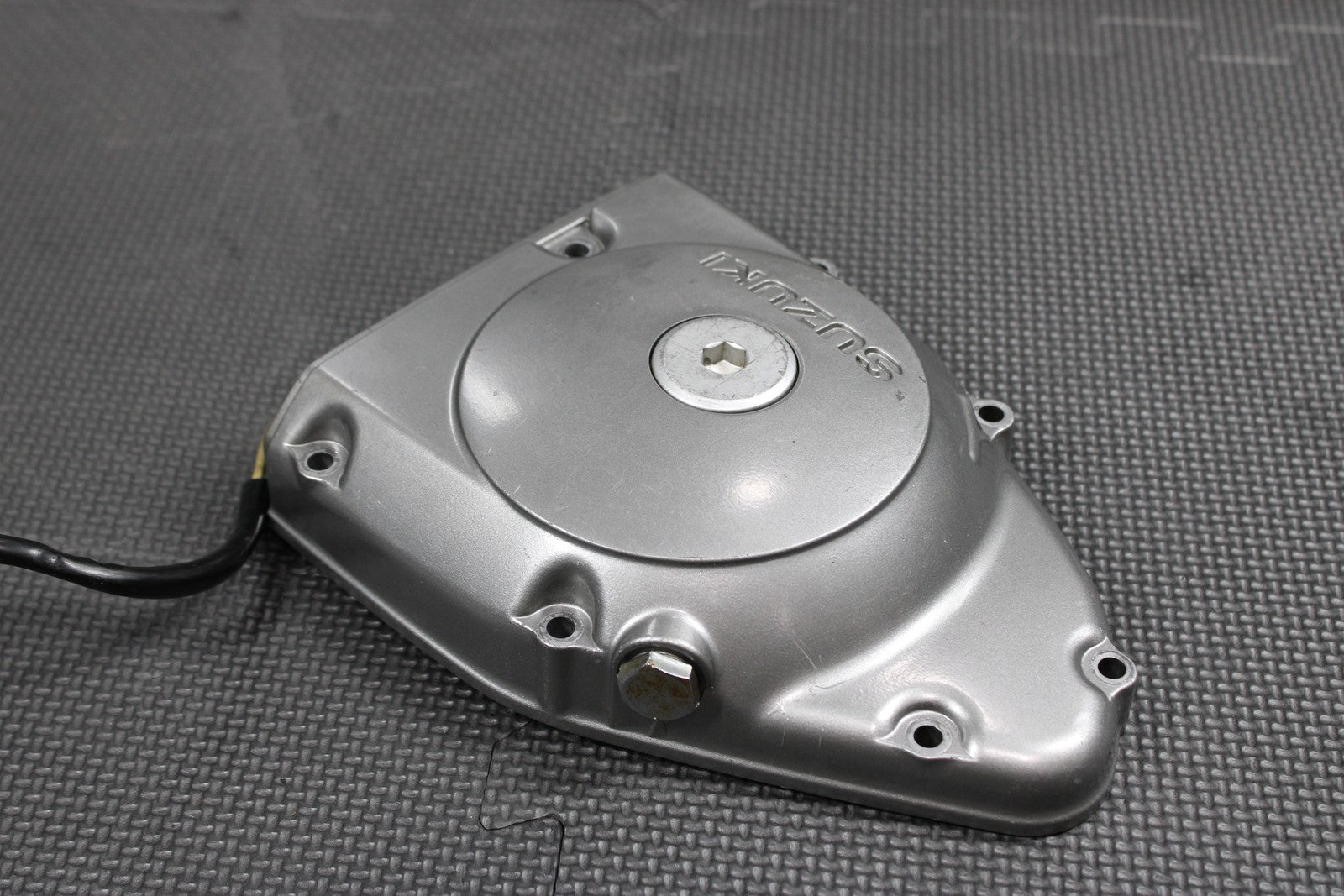 2005 SUZUKI DR200SE OEM LEFT SIDE ENGINE MOTOR STATOR GENERATOR MAGNETO COVER - hggarage