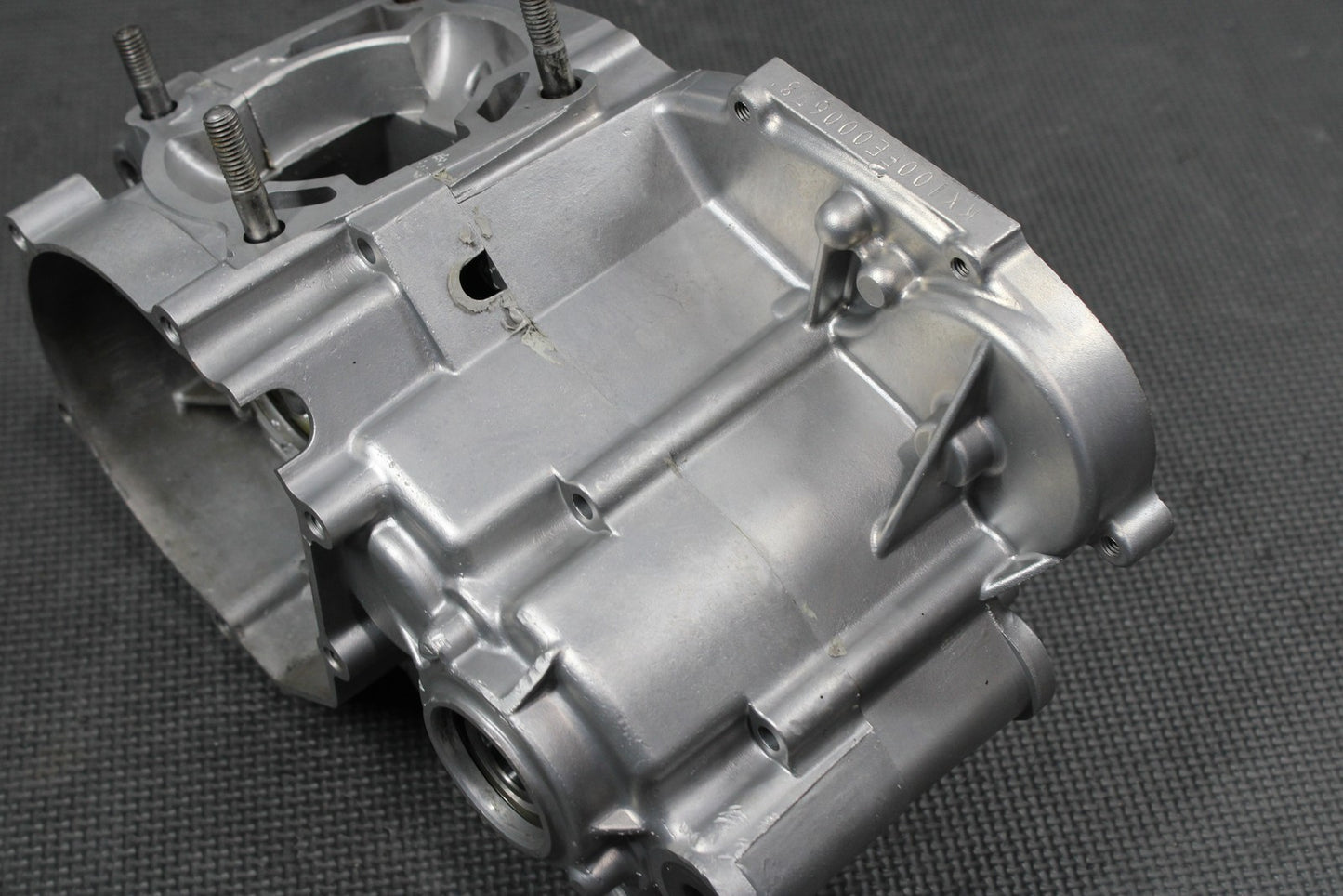 2014 KAWASAKI 08 - 22 KX100 KX85 OEM LEFT RIGHT ENGINE CRANKCASE CASES BLOCK SET - hggarage