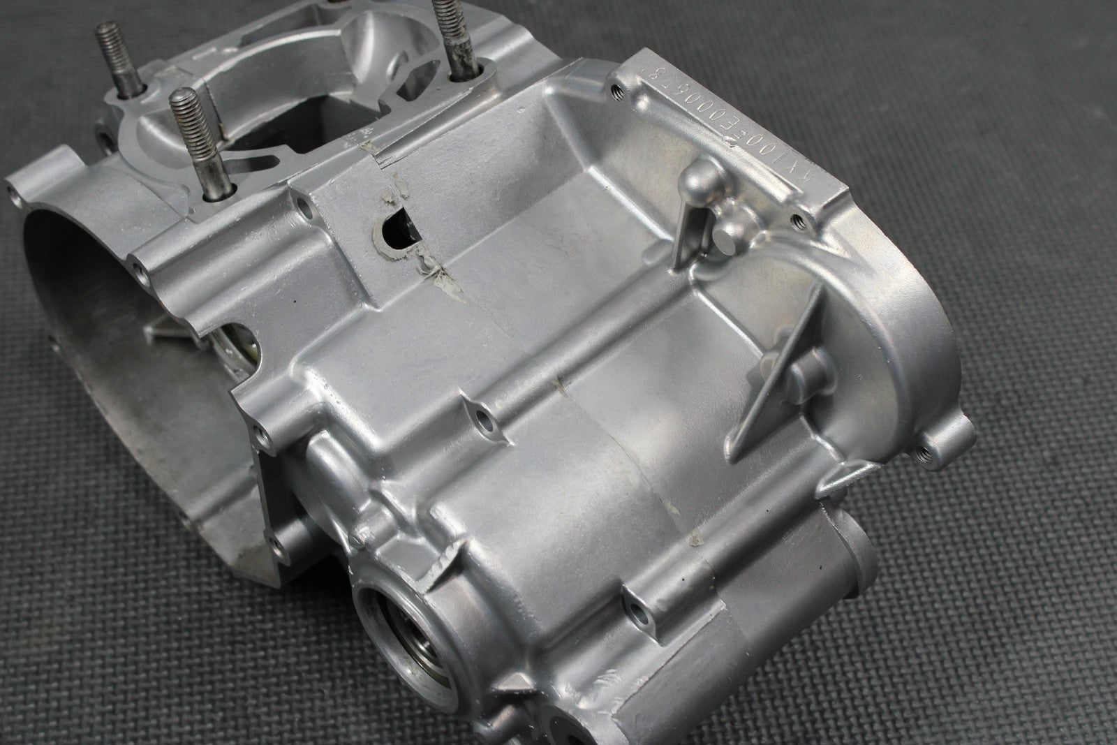2014 KAWASAKI 08 - 22 KX100 KX85 OEM LEFT RIGHT ENGINE CRANKCASE CASES BLOCK SET - hggarage