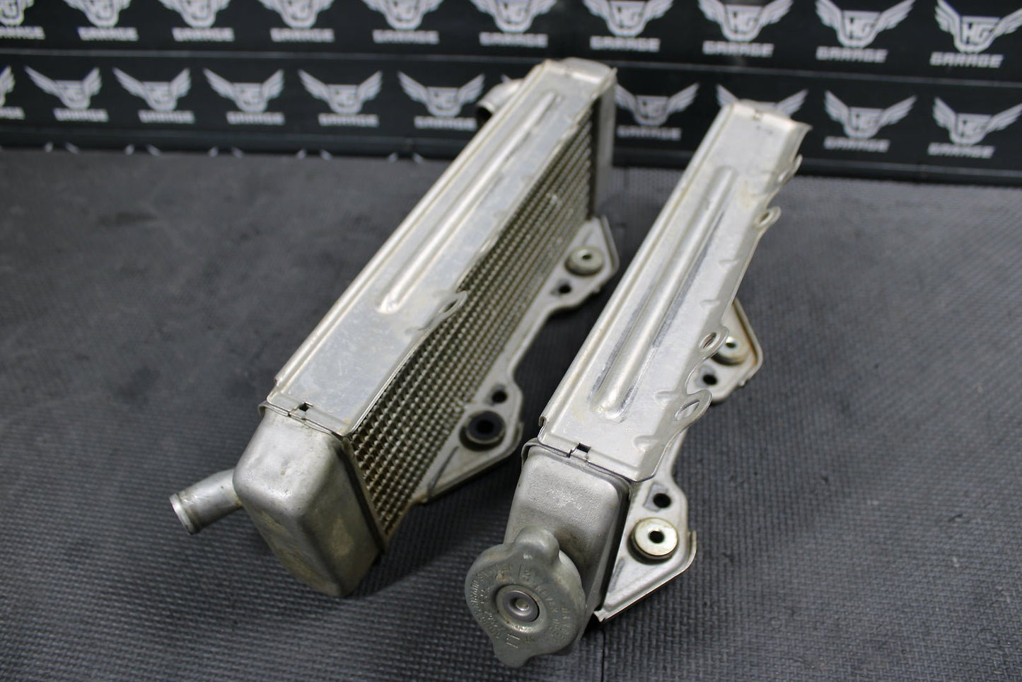 2005 Kawasaki KX250F OEM Left Right Radiator Set Cooler Radiator 39061 - 0045 - hggarage