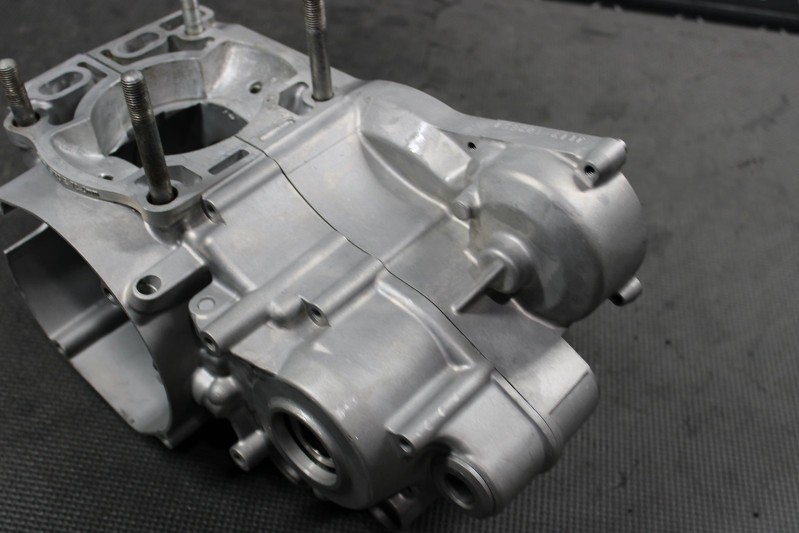 2002 Suzuki RM250 OEM Left Right Engine Motor Crankcase Crank Cases 11300 - 37863 - hggarage