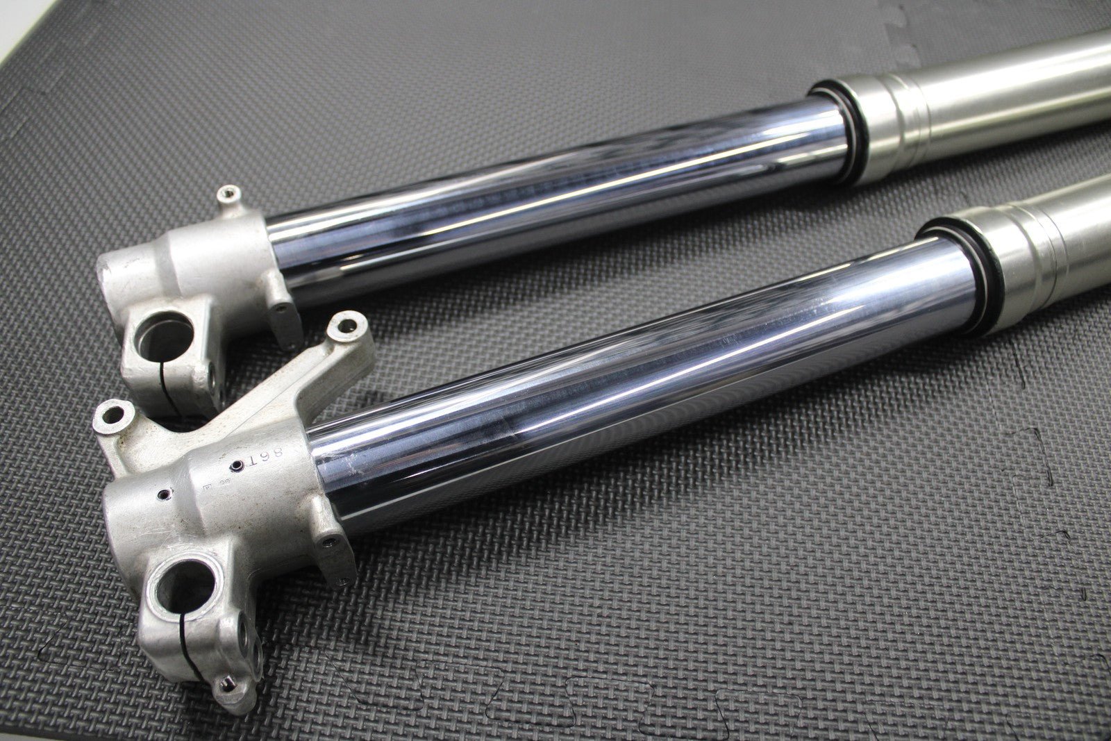 1999 SUZUKI RM250 MODEL X OEM 49MM RIGHT LEFT FRONT SUSPENSION FORKS SHOCKS - hggarage