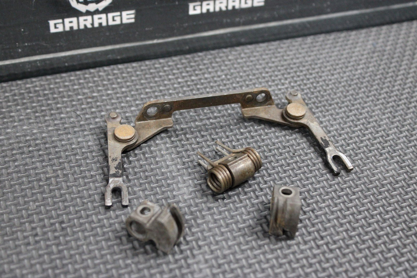 2001 99 - 01 YAMAHA YZ250 OEM ENGINE POWER VALVE EXHAUST VALVE GOVERNER COMPLETE - hggarage