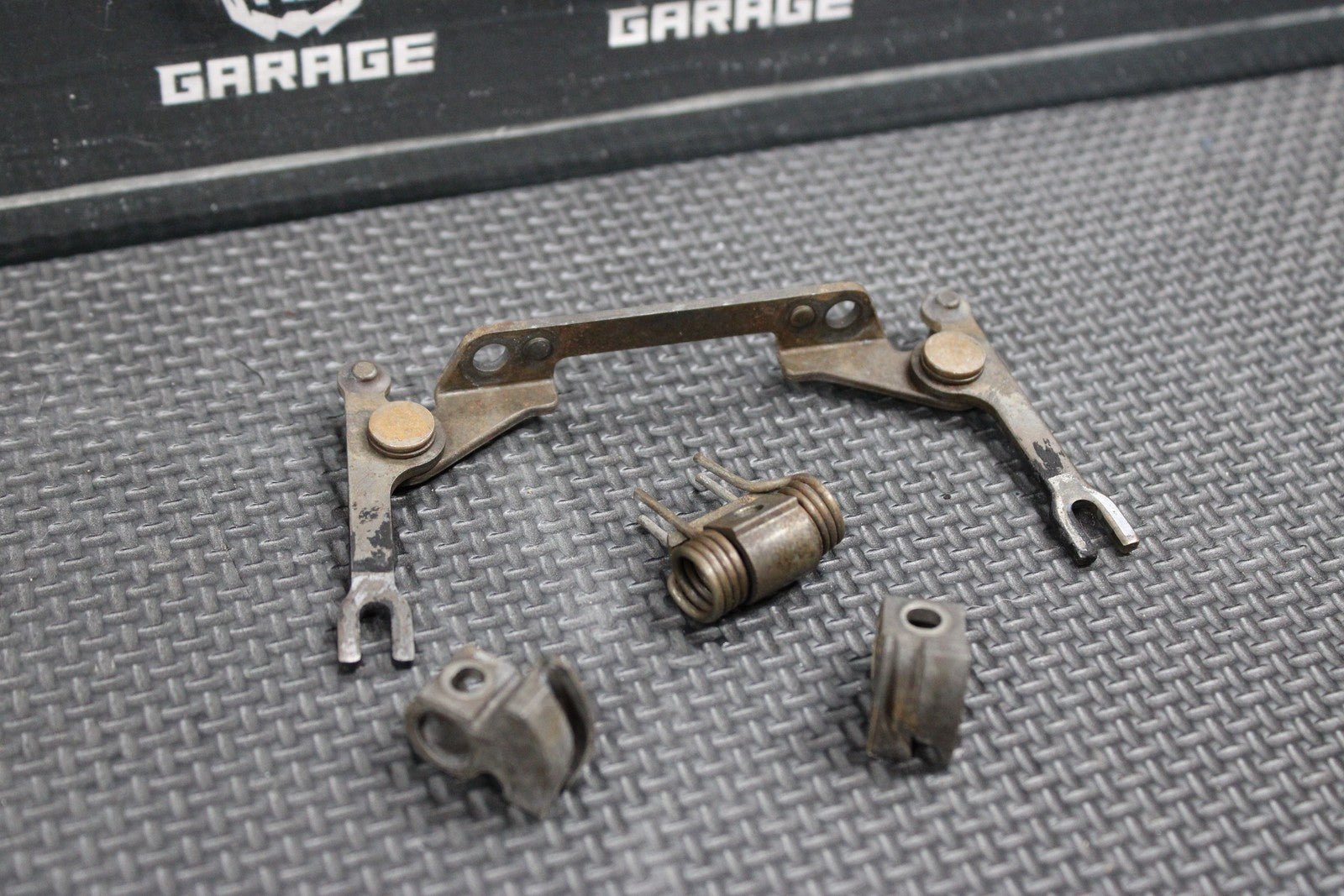 2001 99 - 01 YAMAHA YZ250 OEM ENGINE POWER VALVE EXHAUST VALVE GOVERNER COMPLETE - hggarage