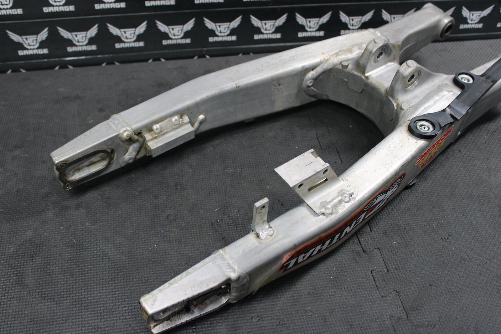 2011 KAWASAKI KX250F 09 - 11 KX450F OEM SWINGARM SWING ARM SUSPENSION 33001 - 0 - hggarage