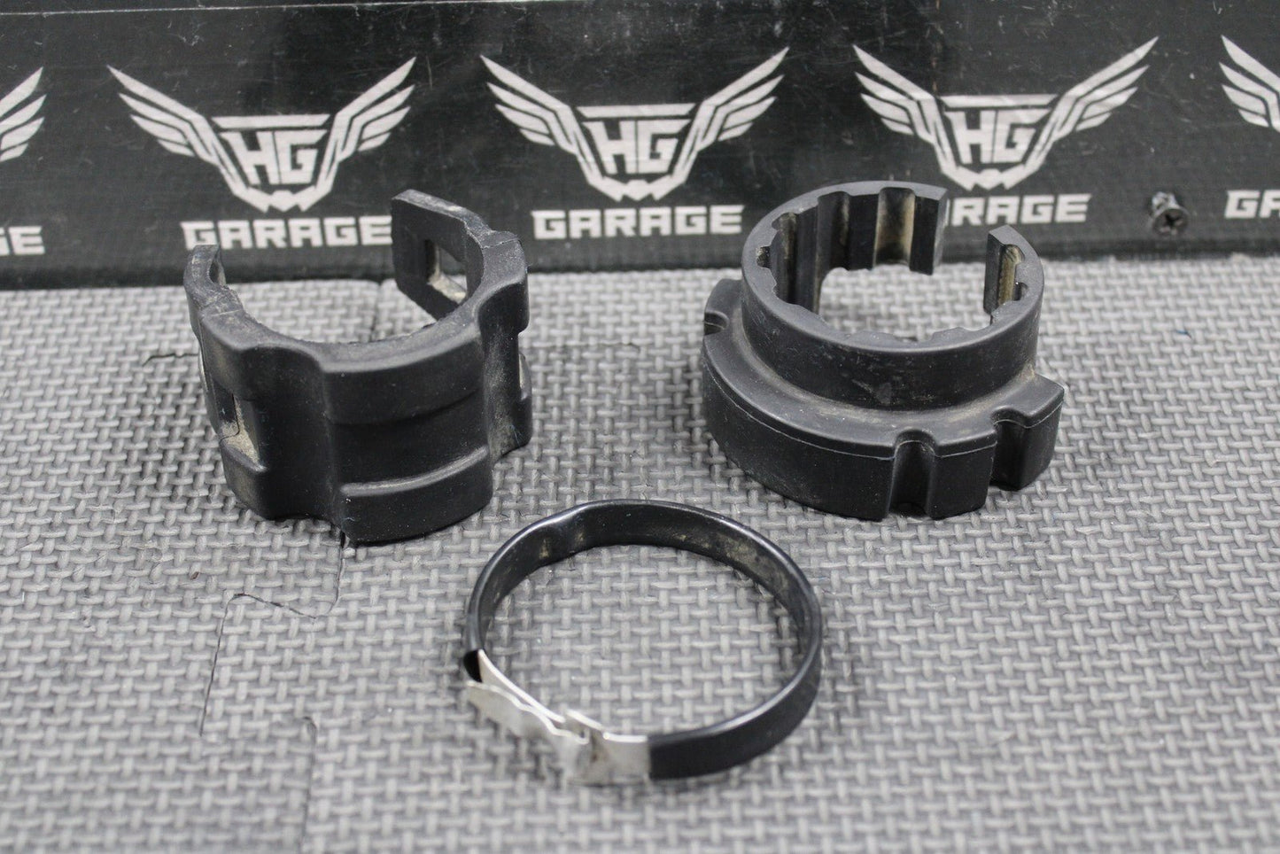 1991 87 - 95 HONDA XR250R OEM FUEL TANK FRAME DAMPER RUBBER MOUNTS 17612 - KT0 - 670 - hggarage
