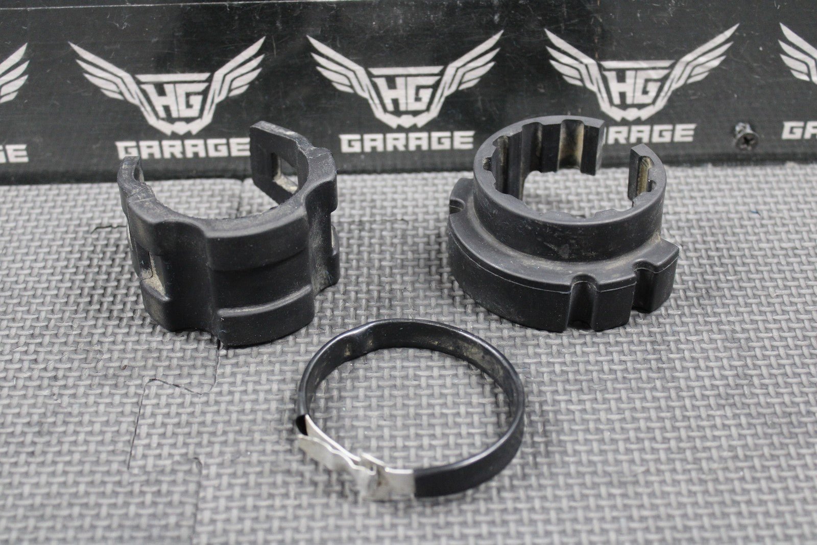 1991 87 - 95 HONDA XR250R OEM FUEL TANK FRAME DAMPER RUBBER MOUNTS 17612 - KT0 - 670 - hggarage