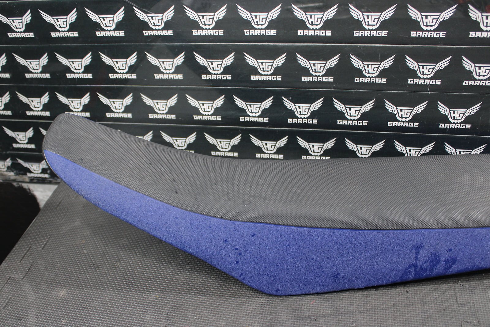 2008 SUZUKI RMZ250 OEM SEAT SADDLE 45100 - 10H01 - FNN - hggarage