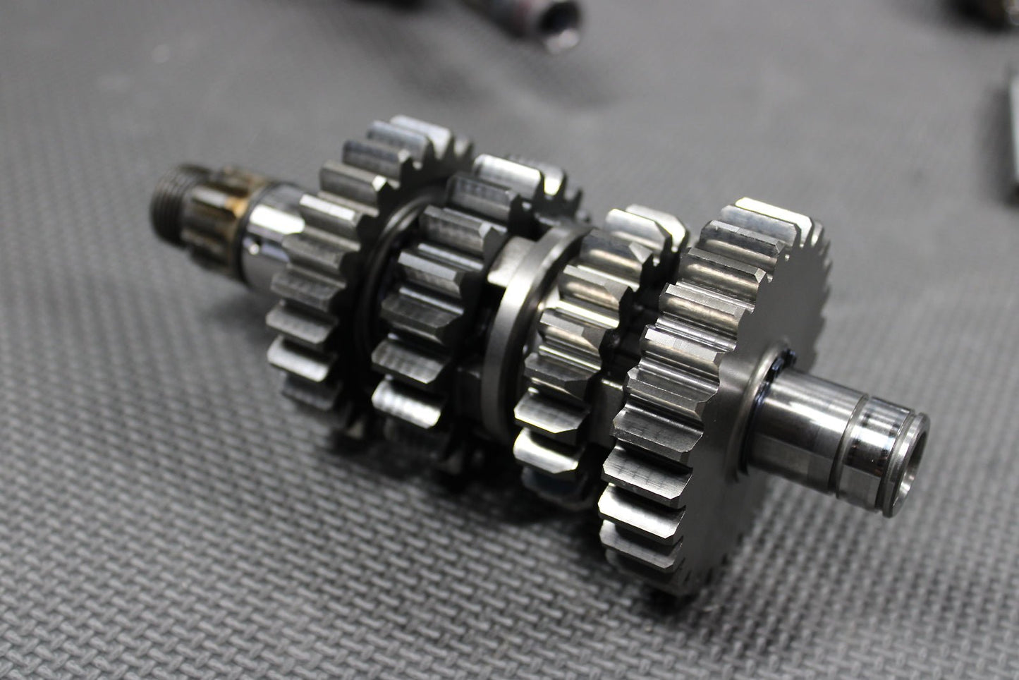 2006 Kawasaki KX450F OEM Engine Transmission Tranny Assembly Gears 13127 - 0037 - hggarage