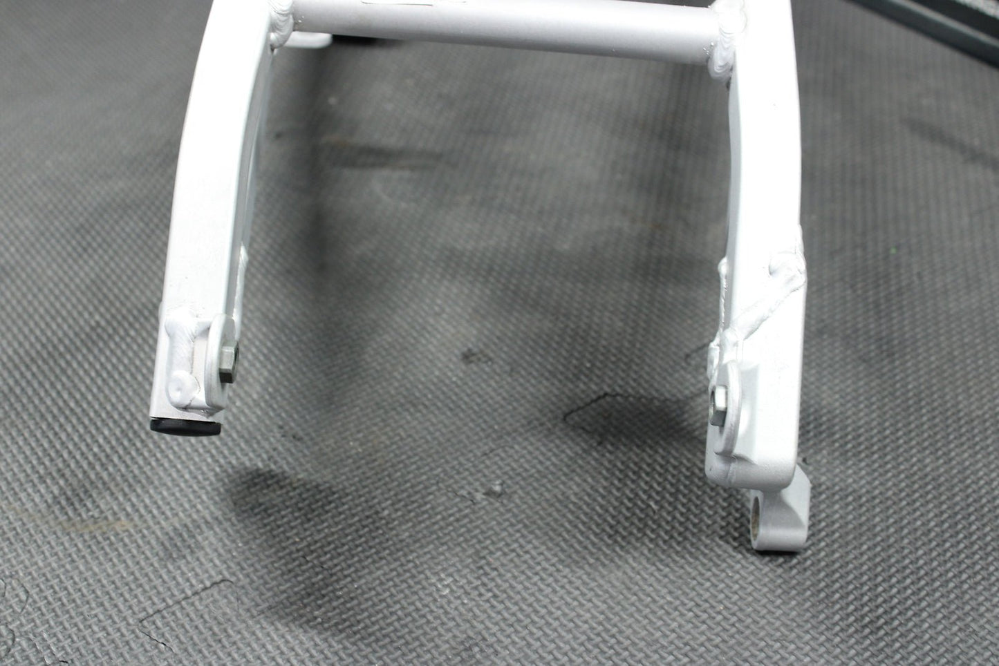 2004 Yamaha YZ450F OEM Rear Back Sub Frame Subframe 5XD - 21190 - 00 - 00 - hggarage