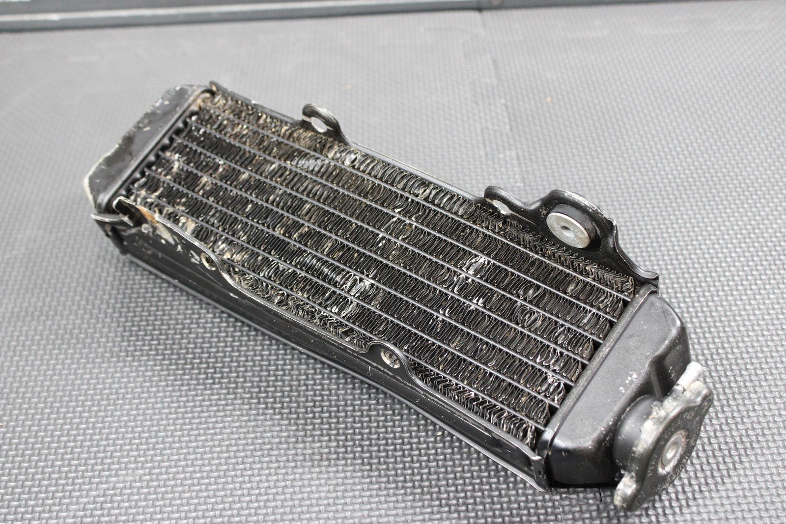 1991 87 - 95 HONDA CR80R OEM ENGINE MOTOR COOLING COOLER RADIATOR 19010 - GS2 - 600 - hggarage